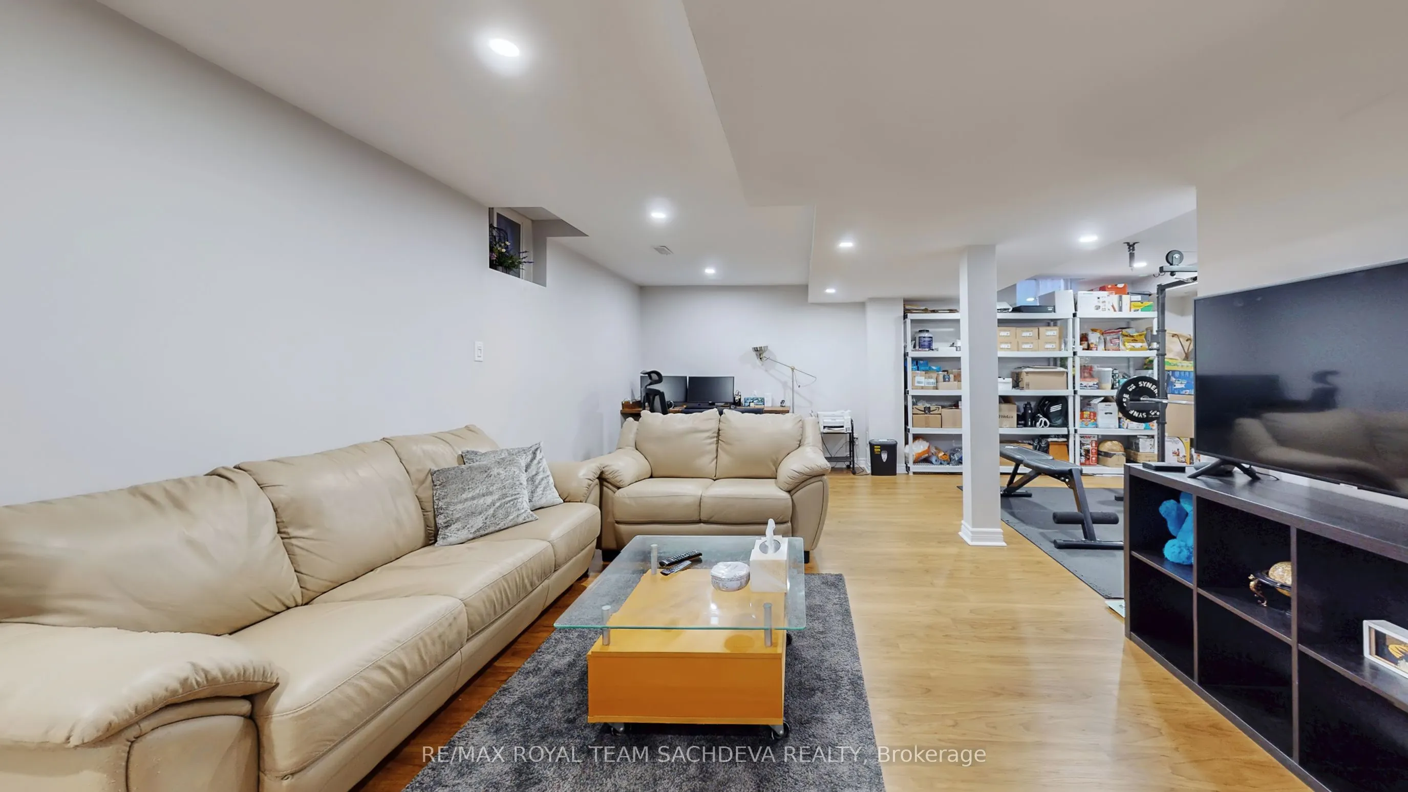1809 Parkhurst Crescent