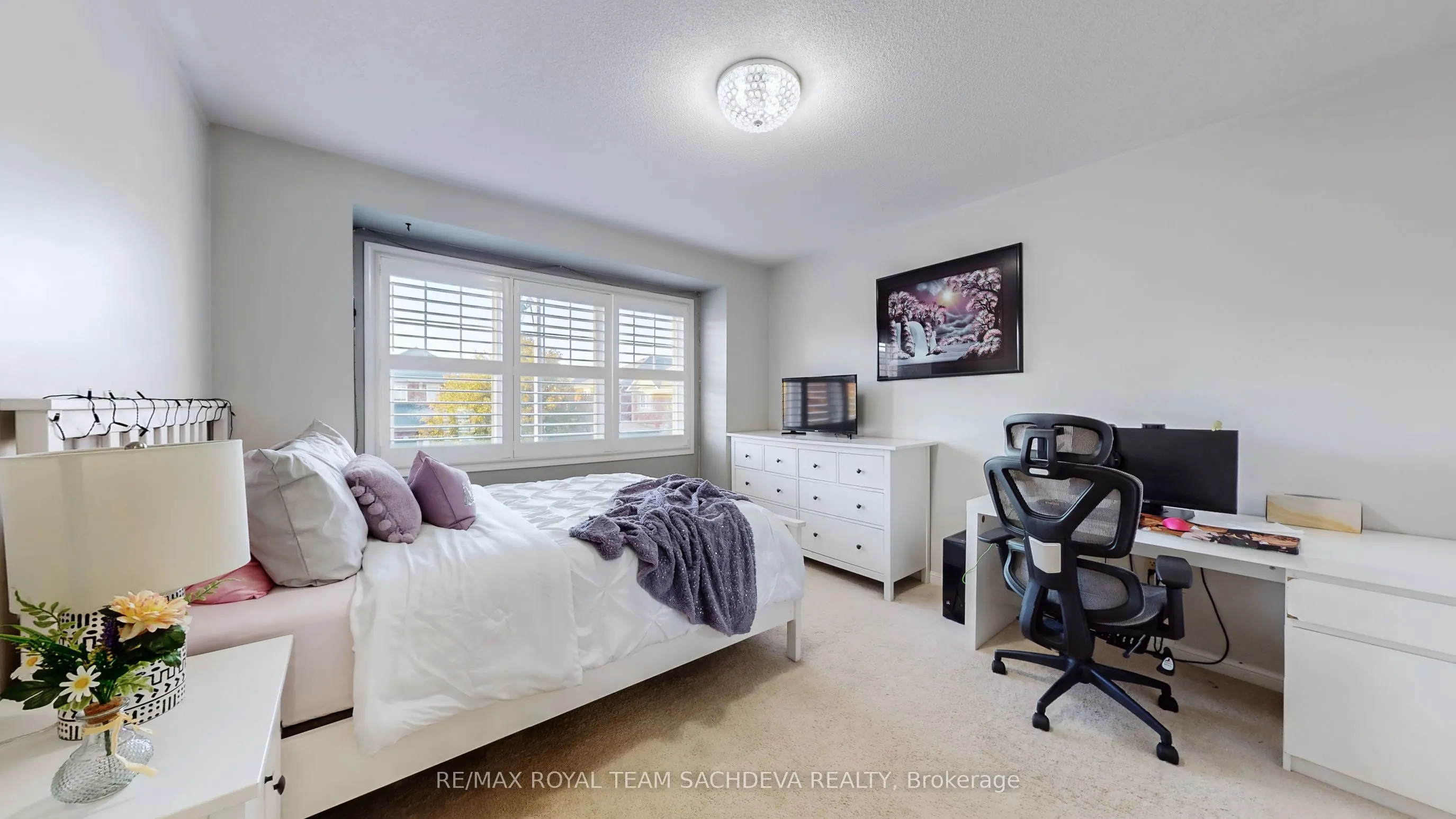 1809 Parkhurst Crescent