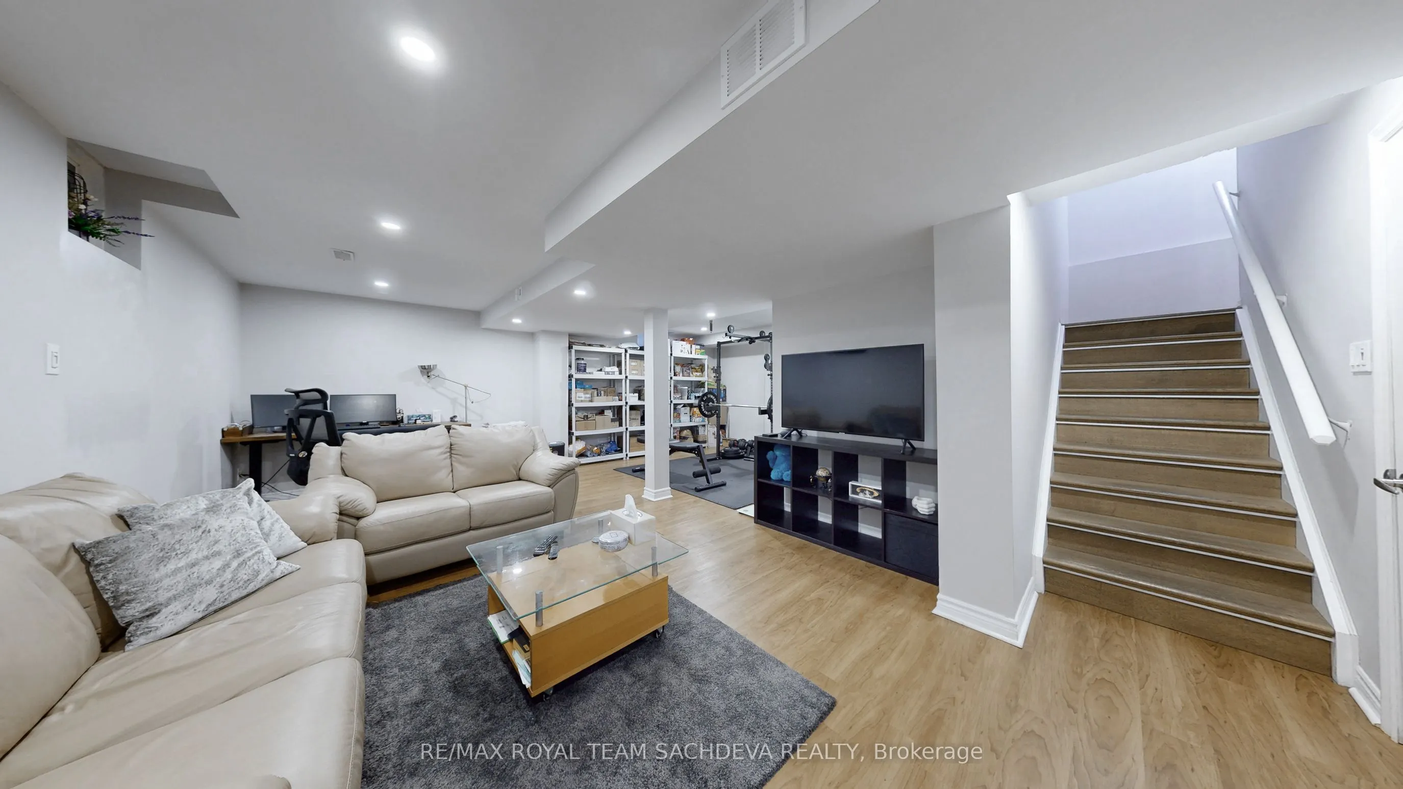 1809 Parkhurst Crescent