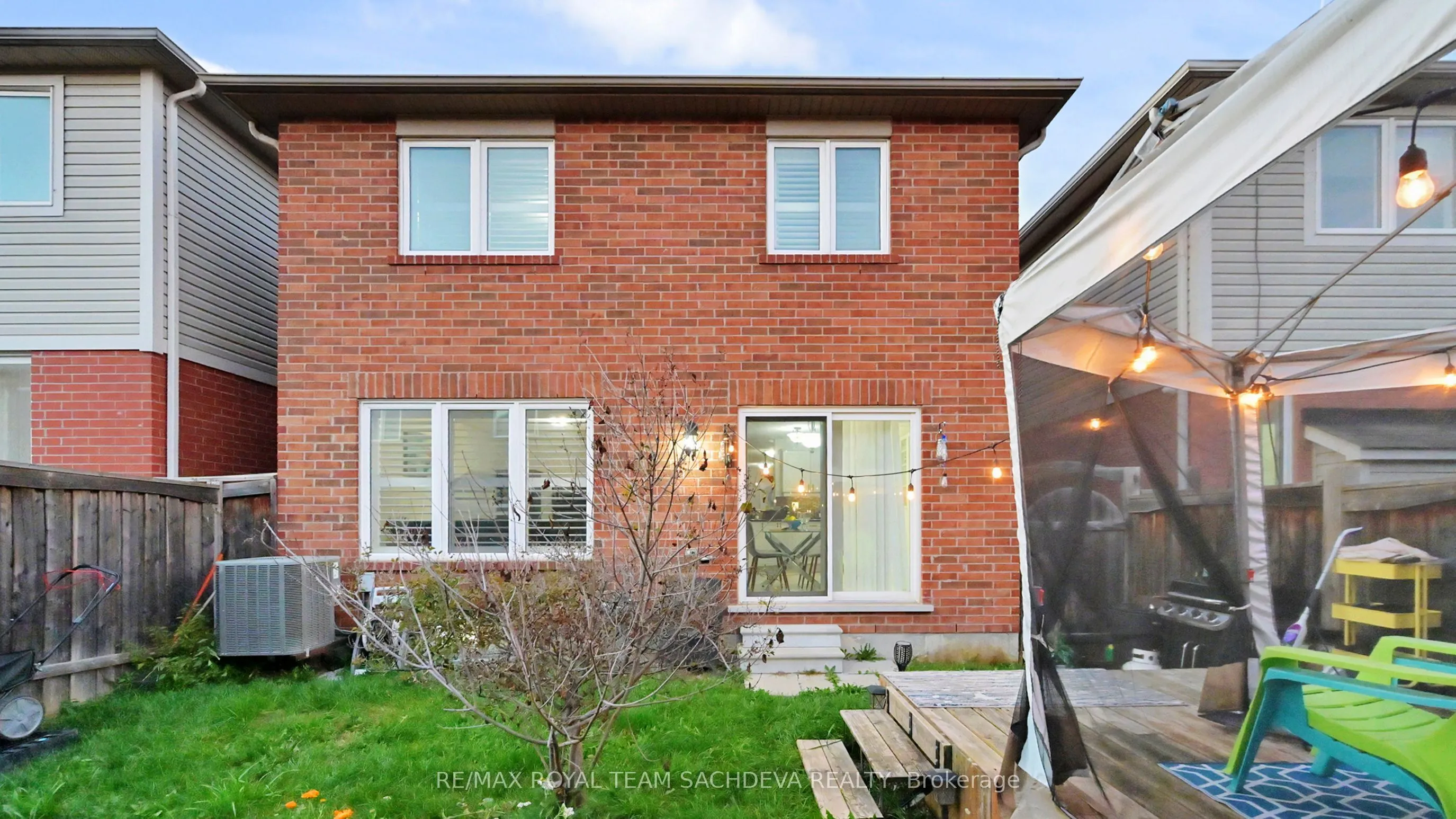 1809 Parkhurst Crescent
