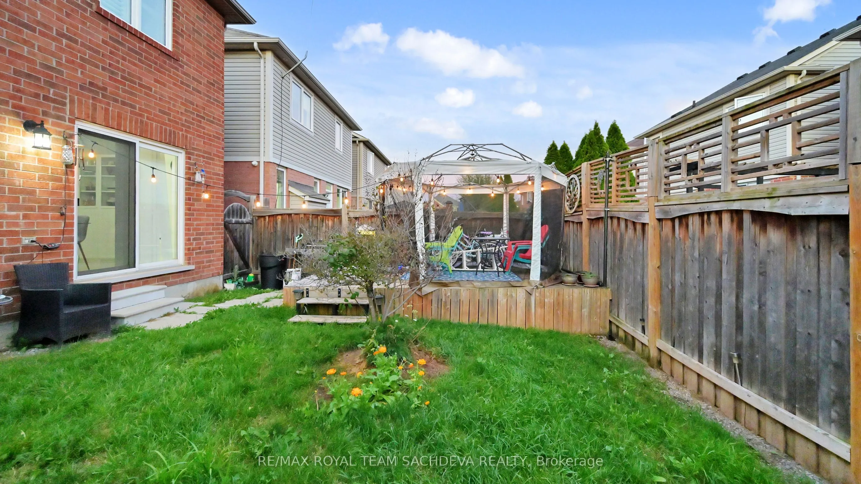 1809 Parkhurst Crescent