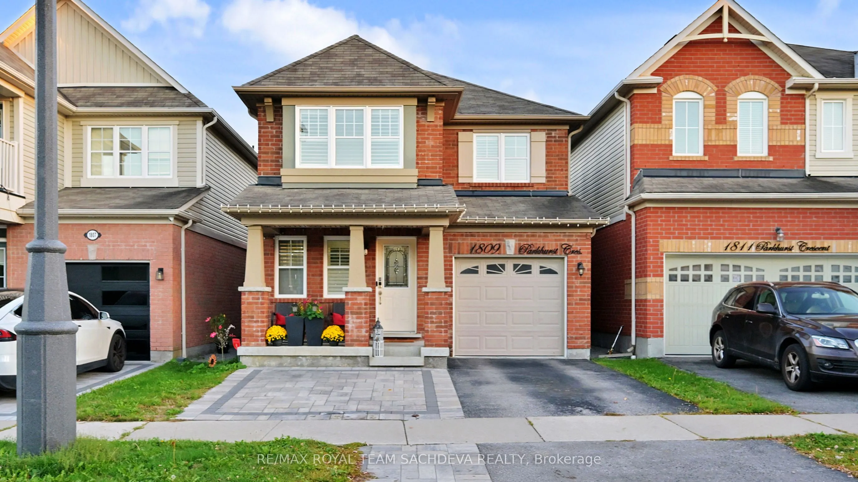 1809 Parkhurst Crescent