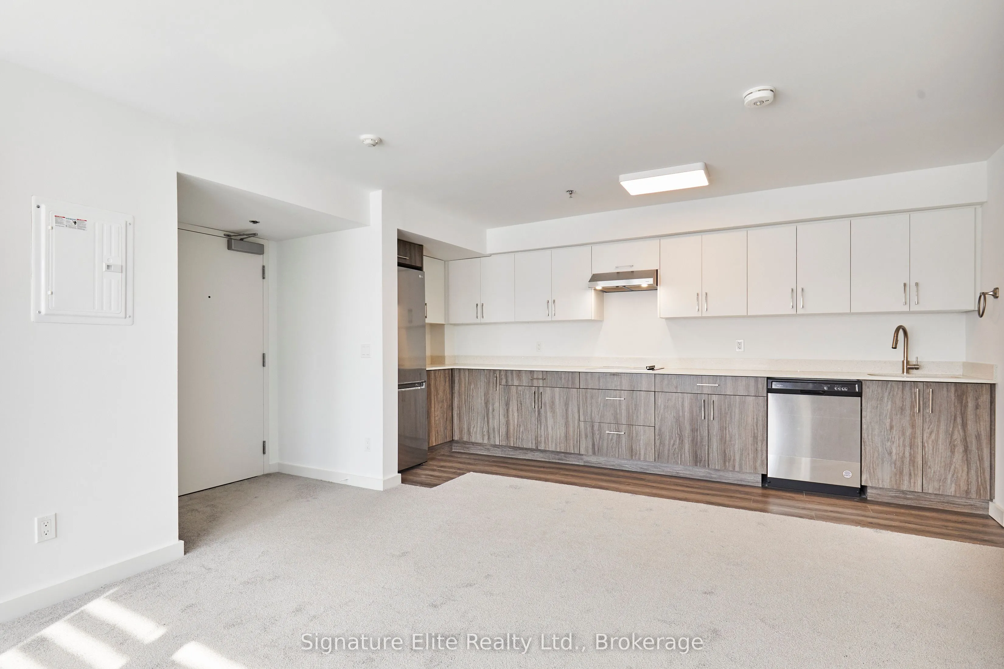 45 Connaught Avenue, #401