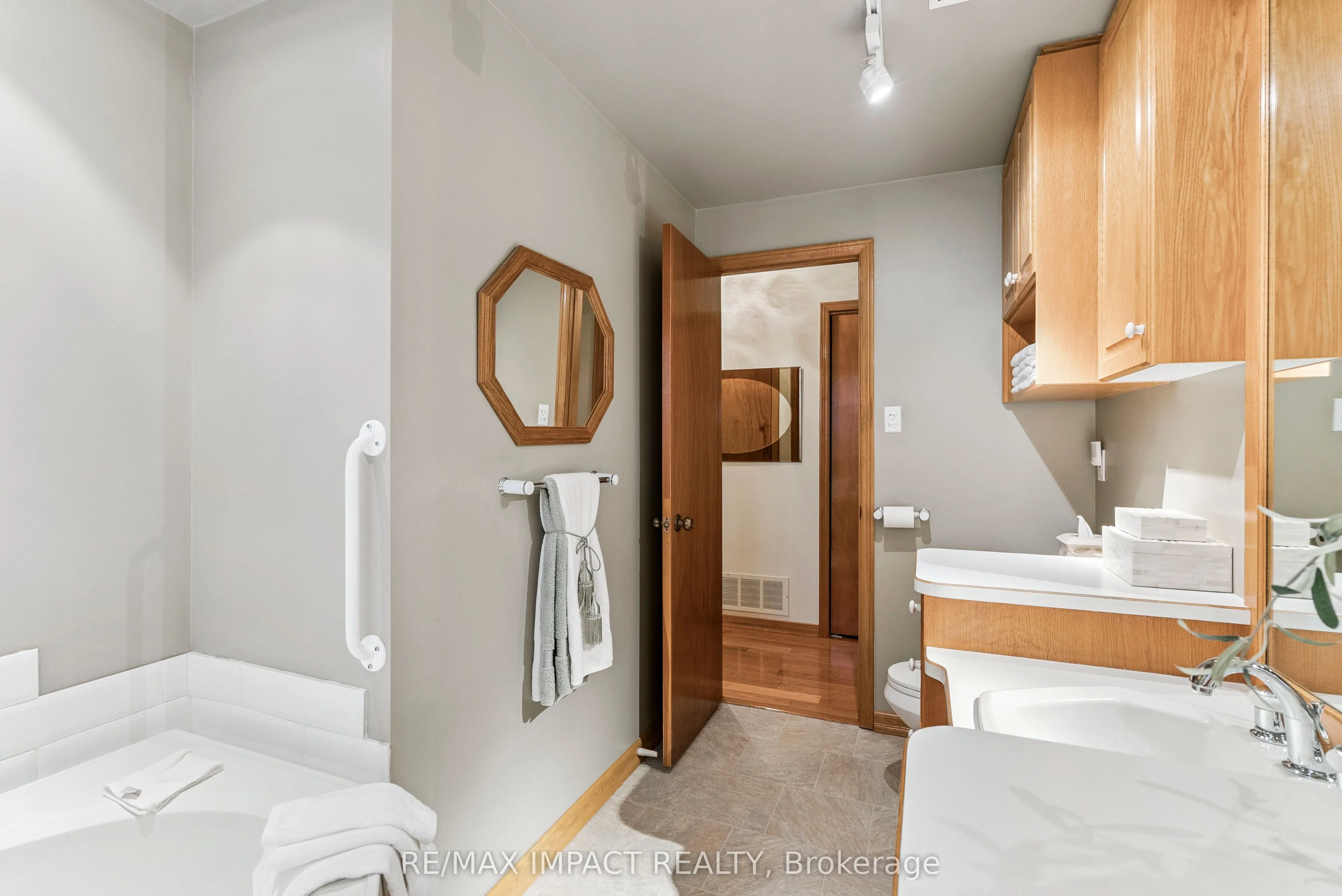 145 HIALEAH Crescent
