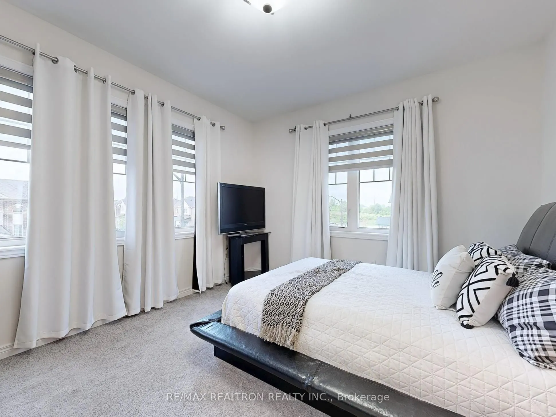2 Auckland Drive