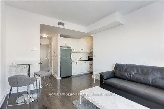 683 Danforth Avenue, #302