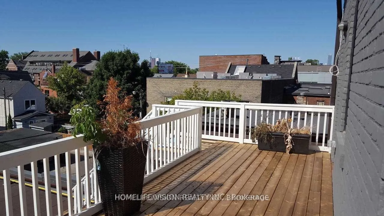 683 Danforth Avenue, #302