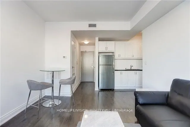 683 Danforth Avenue, #302