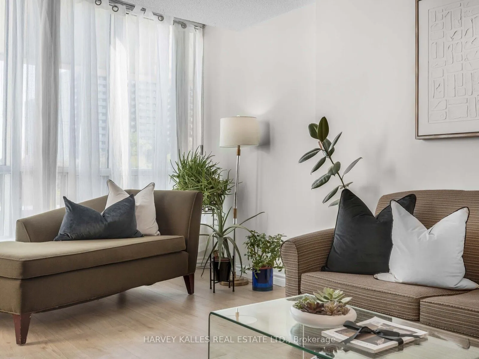 2550 Lawrence Avenue E, #211