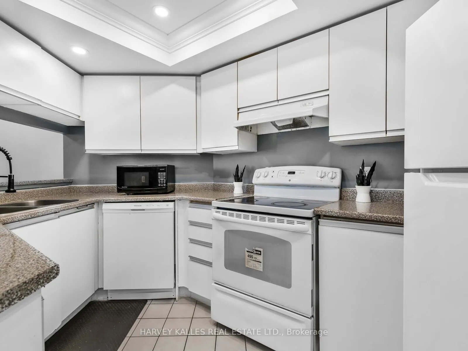 2550 Lawrence Avenue E, #211