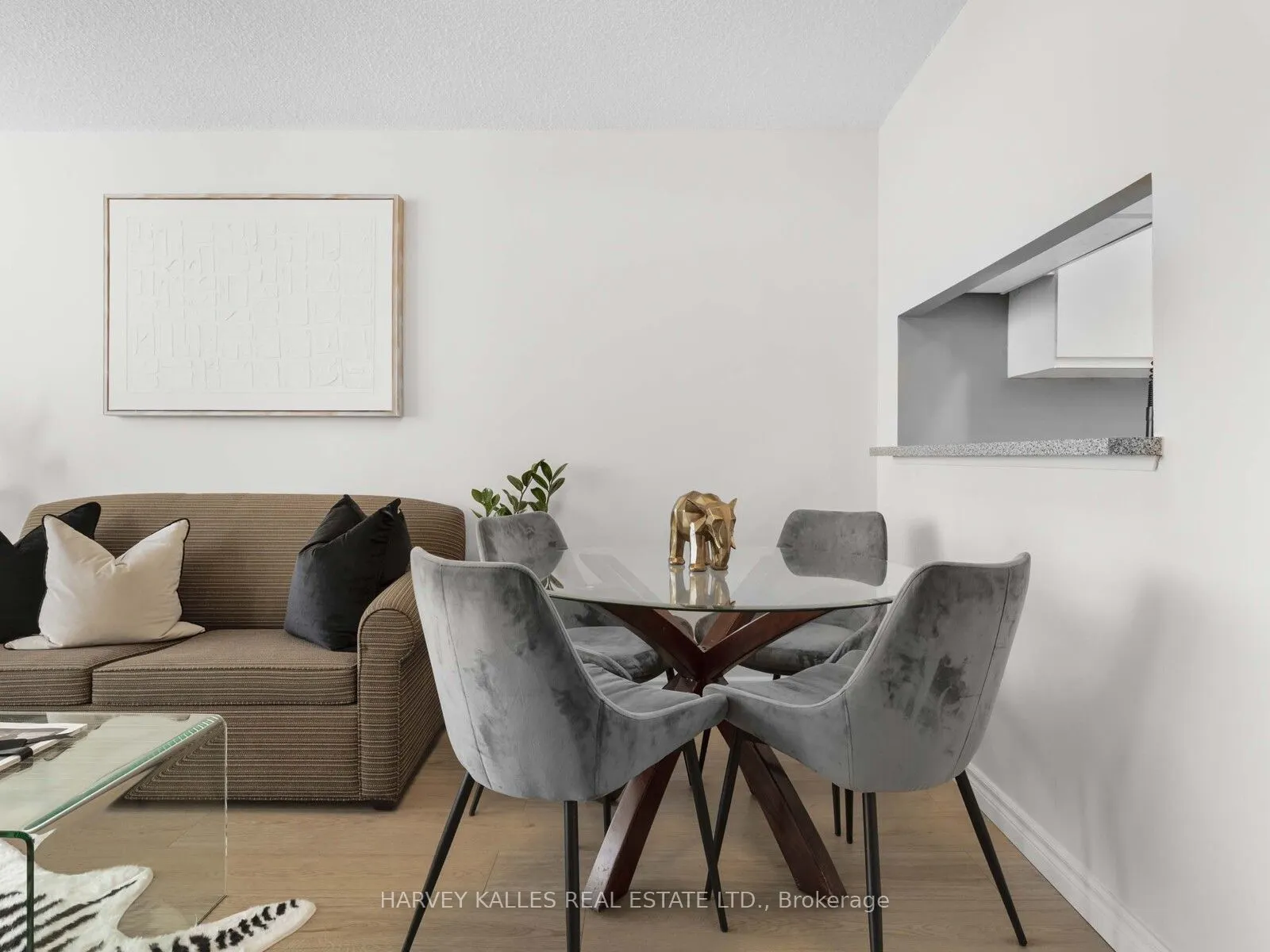 2550 Lawrence Avenue E, #211