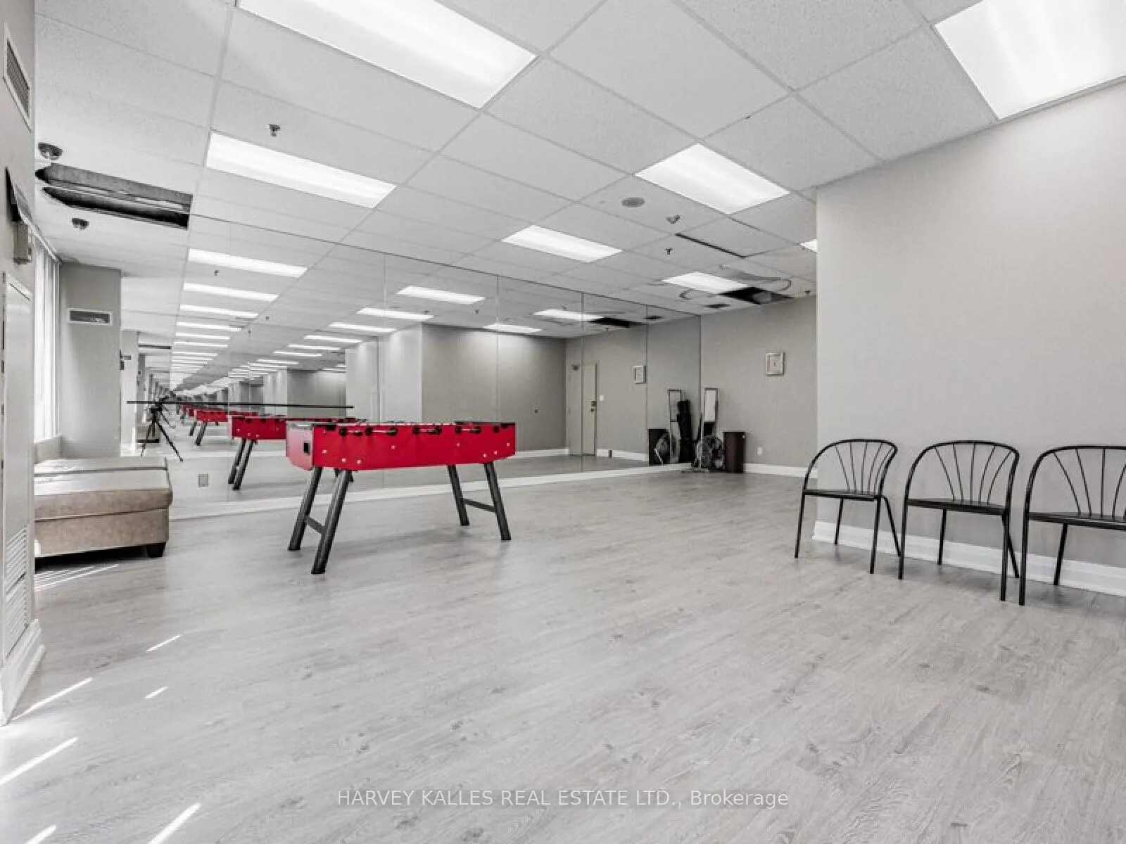 2550 Lawrence Avenue E, #211