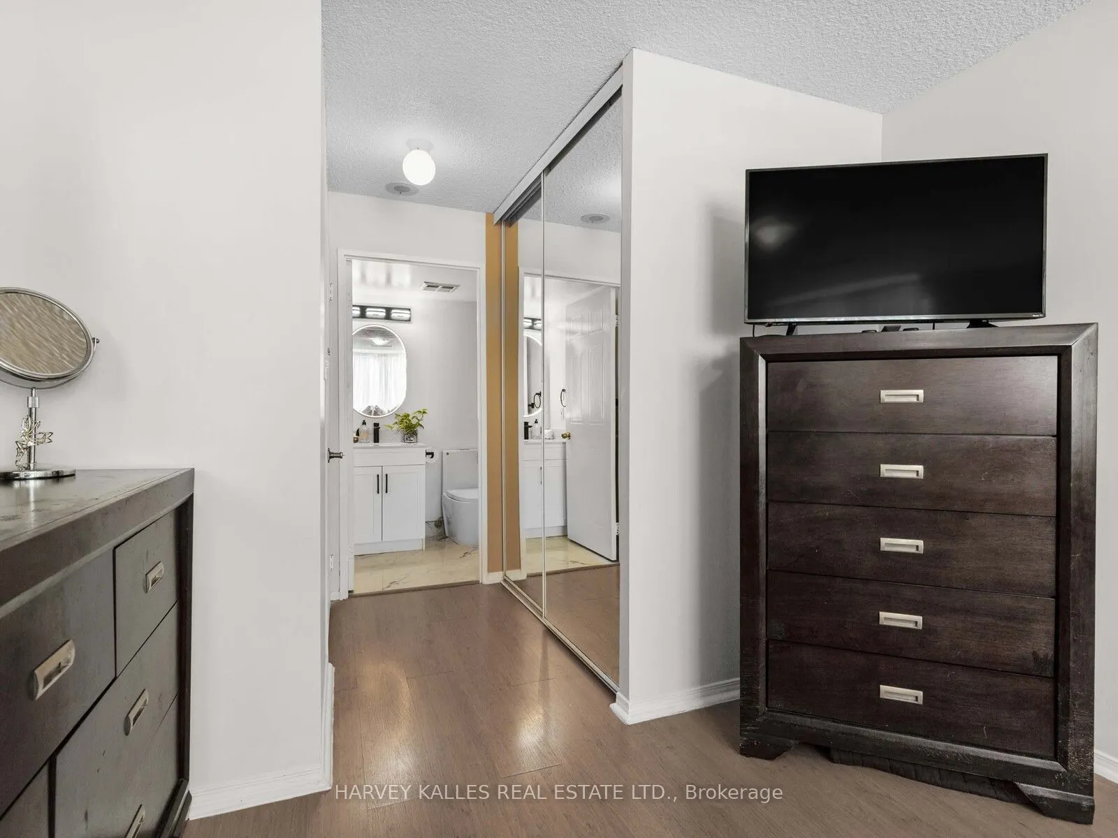2550 Lawrence Avenue E, #211