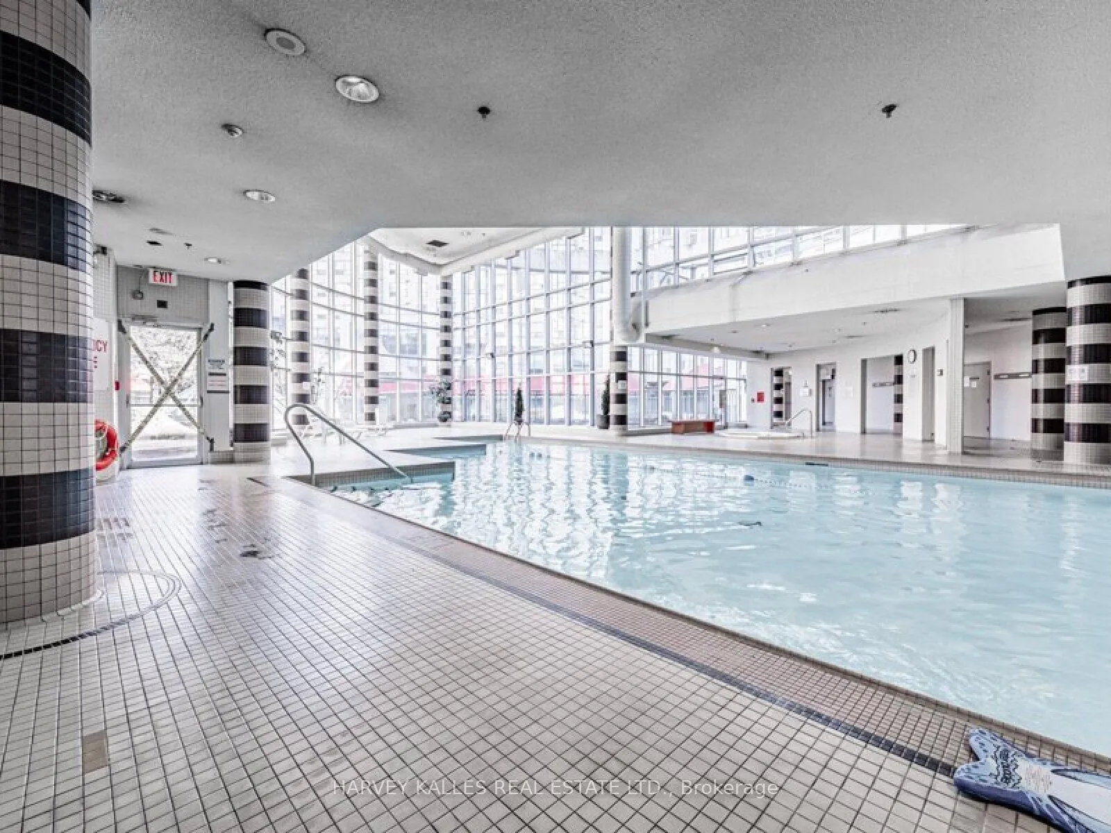 2550 Lawrence Avenue E, #211