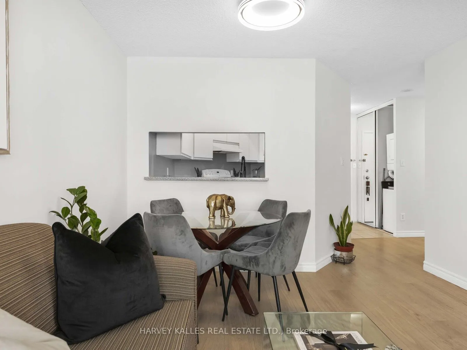 2550 Lawrence Avenue E, #211
