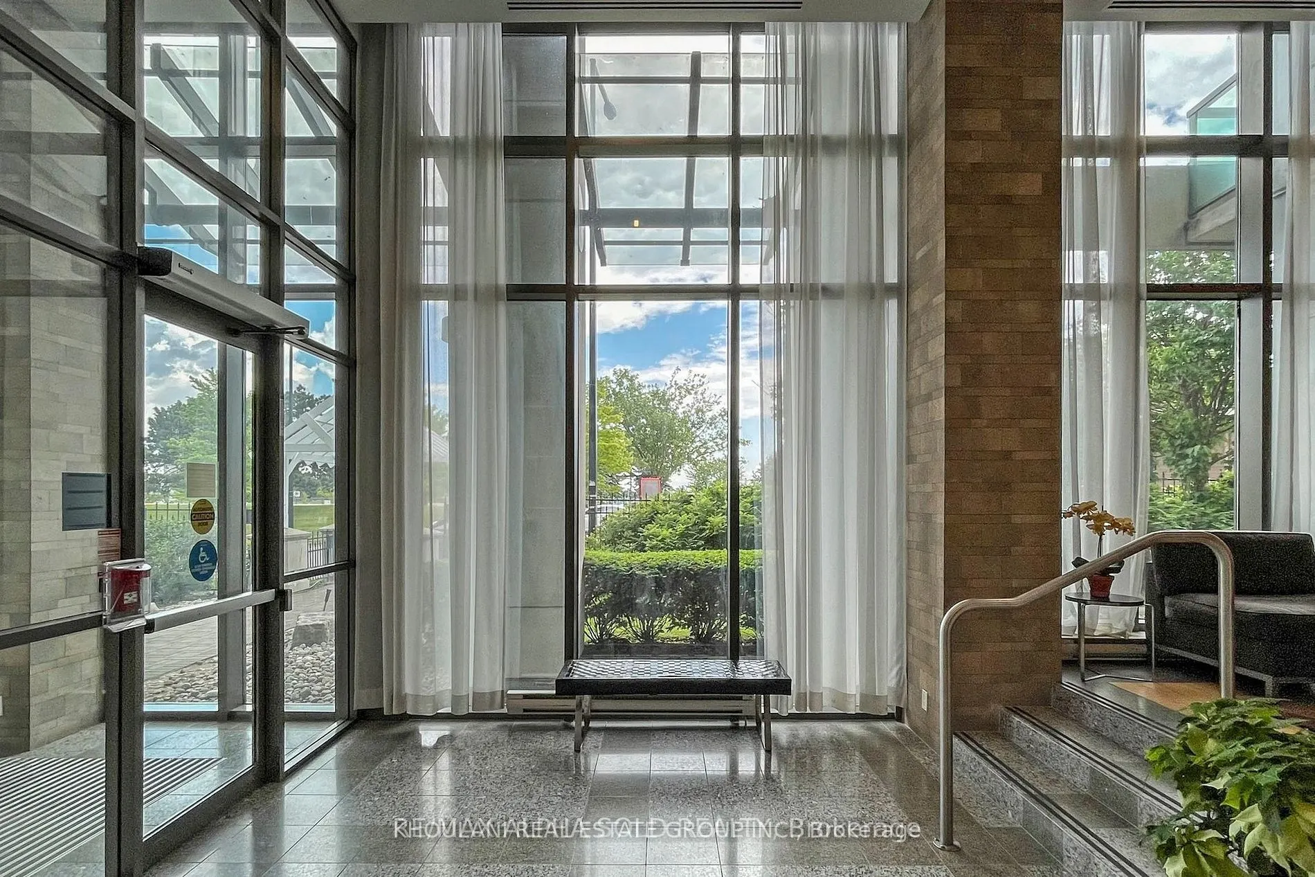 68 Grangeway Avenue, #1816