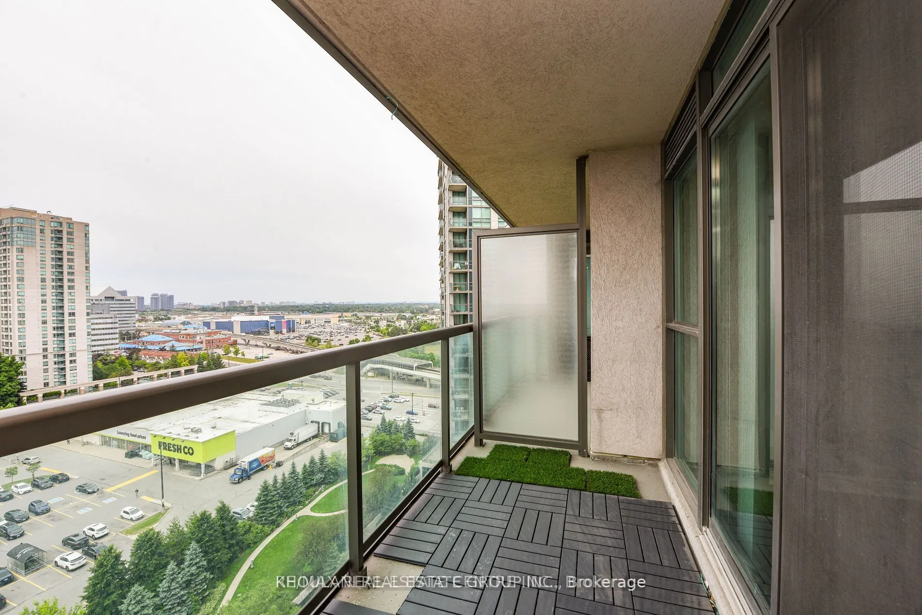 68 Grangeway Avenue, #1816