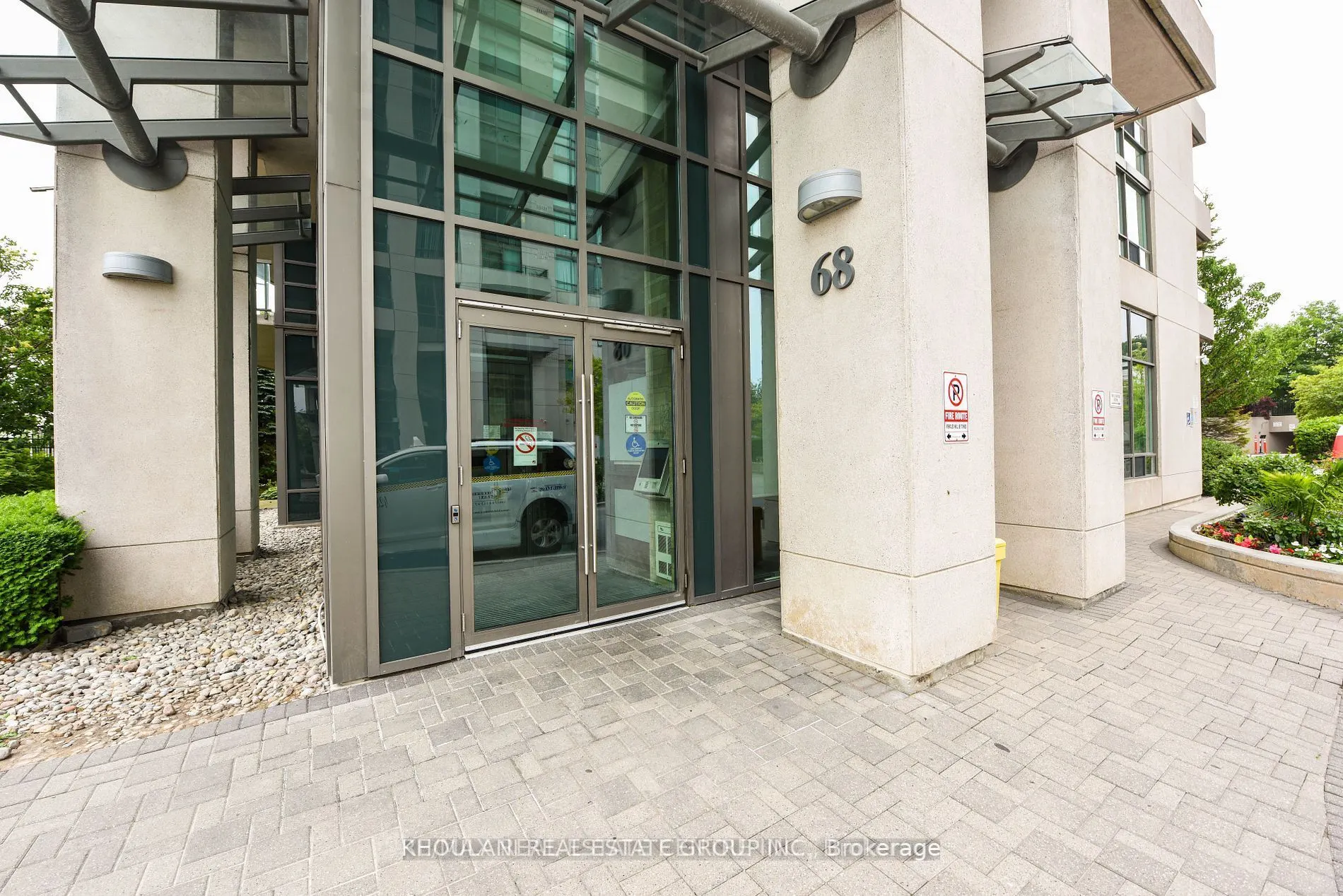 68 Grangeway Avenue, #1816