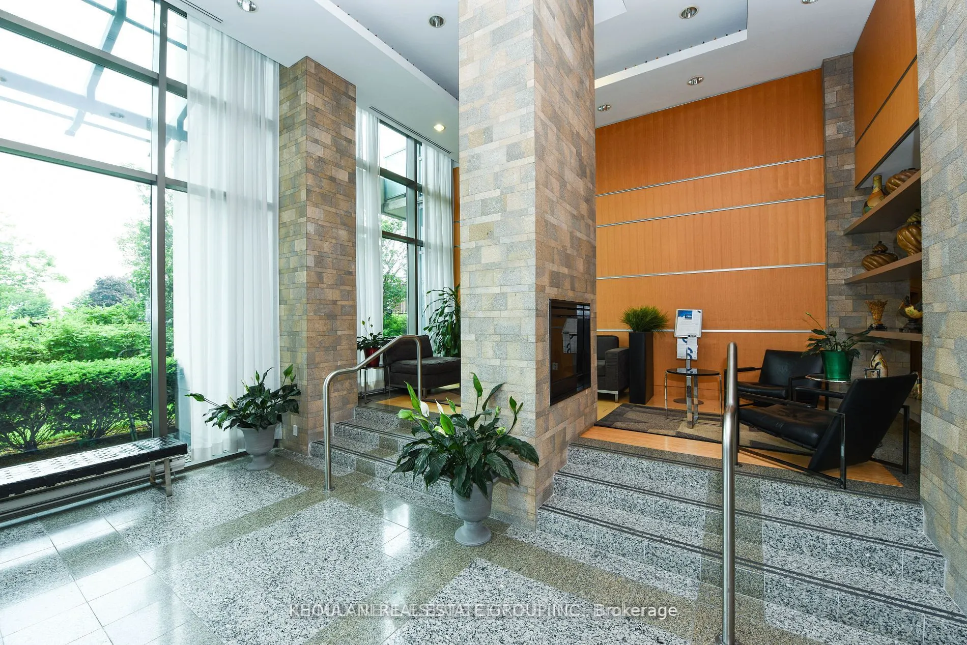 68 Grangeway Avenue, #1816