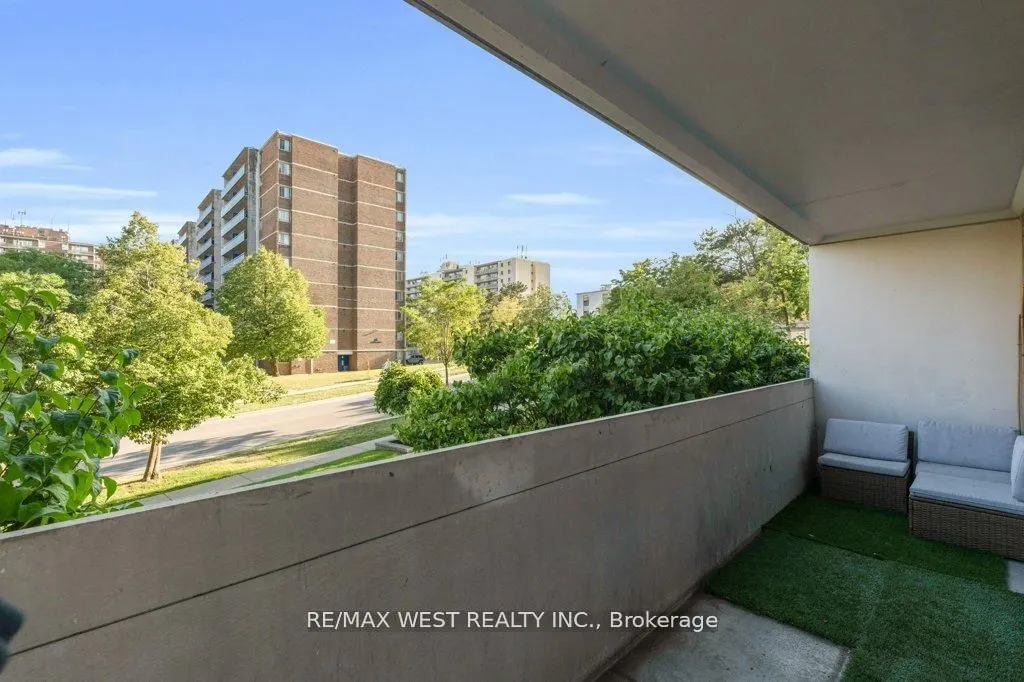 2 Glamorgan Avenue, #203