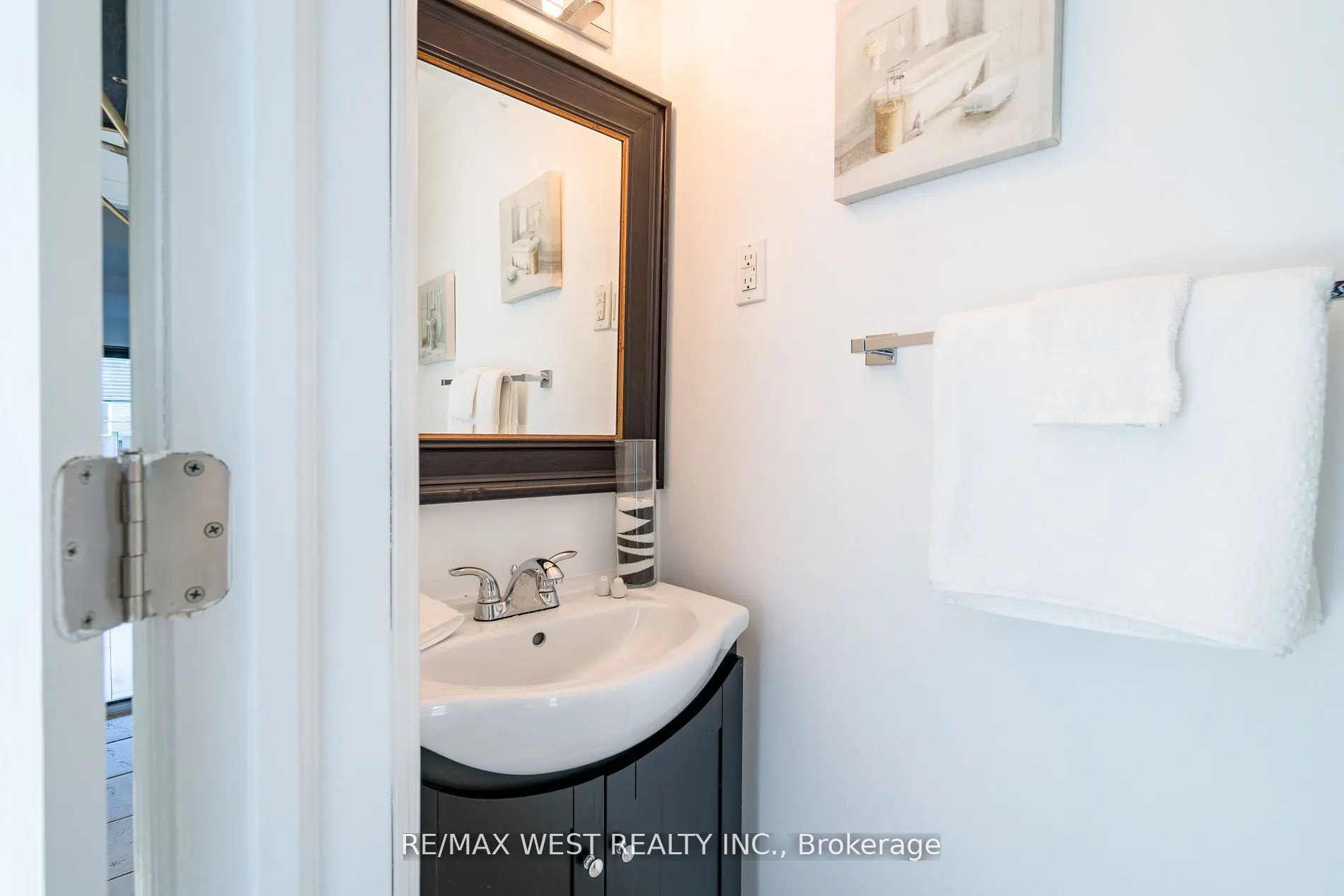 220 Ormond Drive, #20