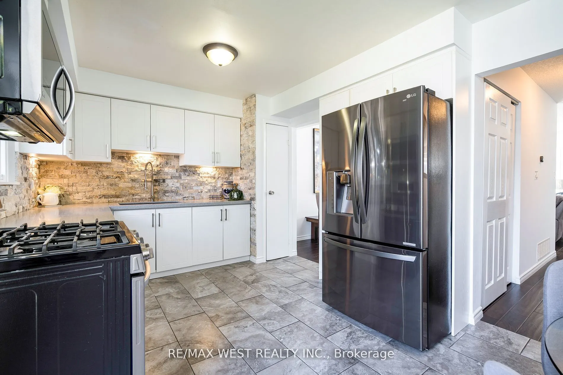 220 Ormond Drive, #20