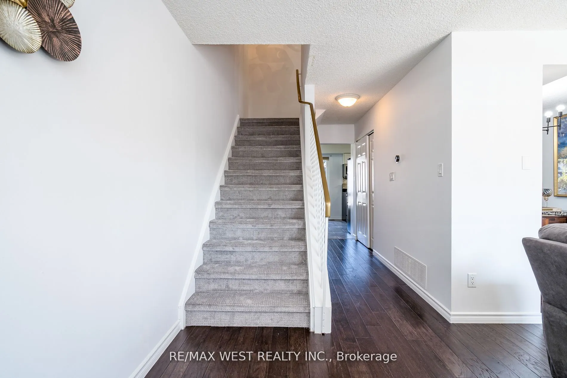 220 Ormond Drive, #20