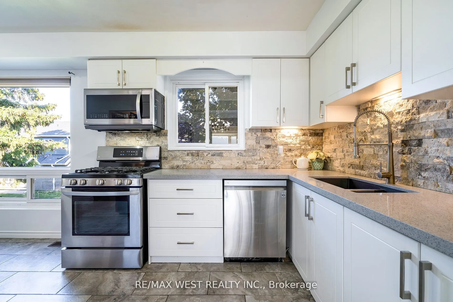 220 Ormond Drive, #20