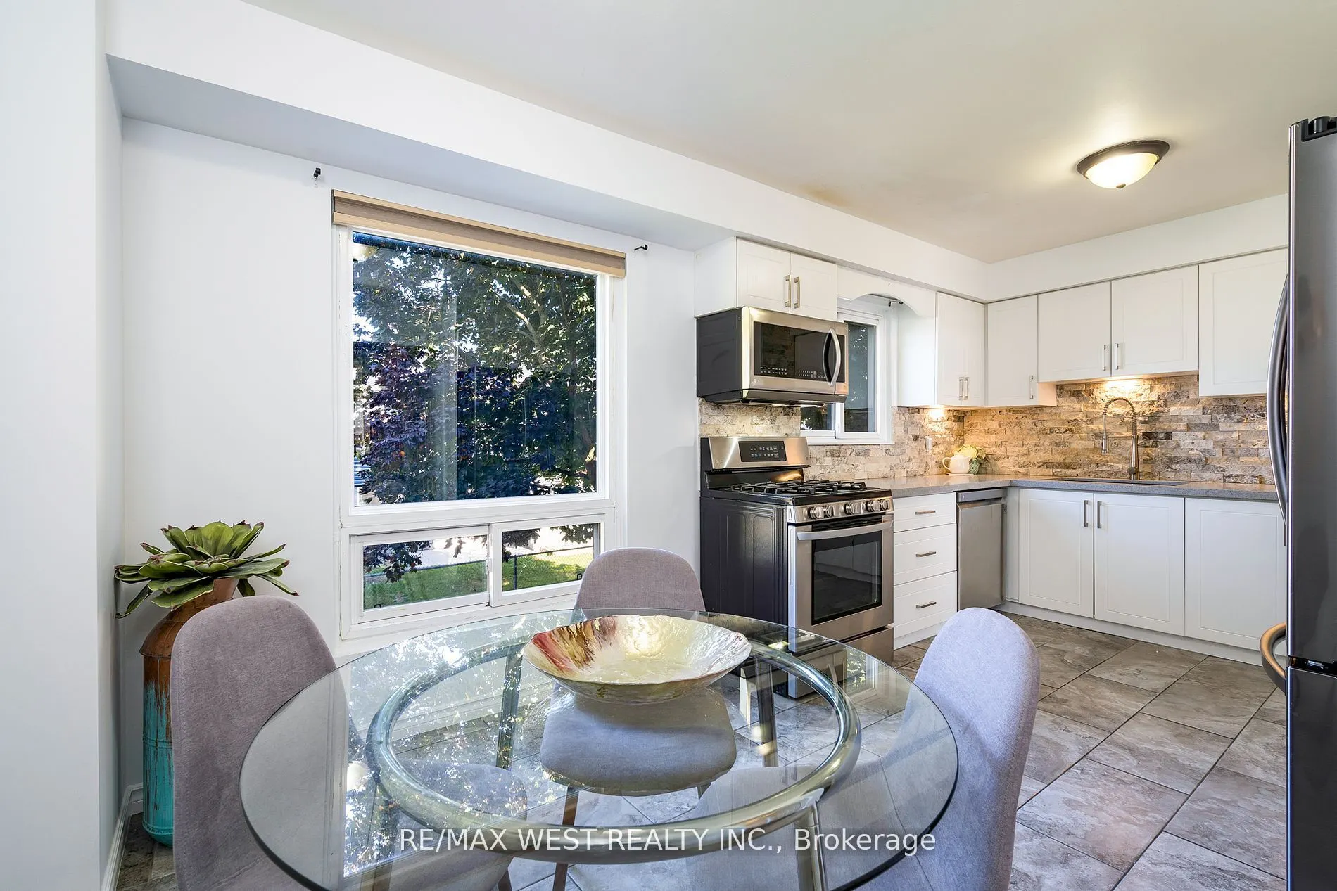 220 Ormond Drive, #20