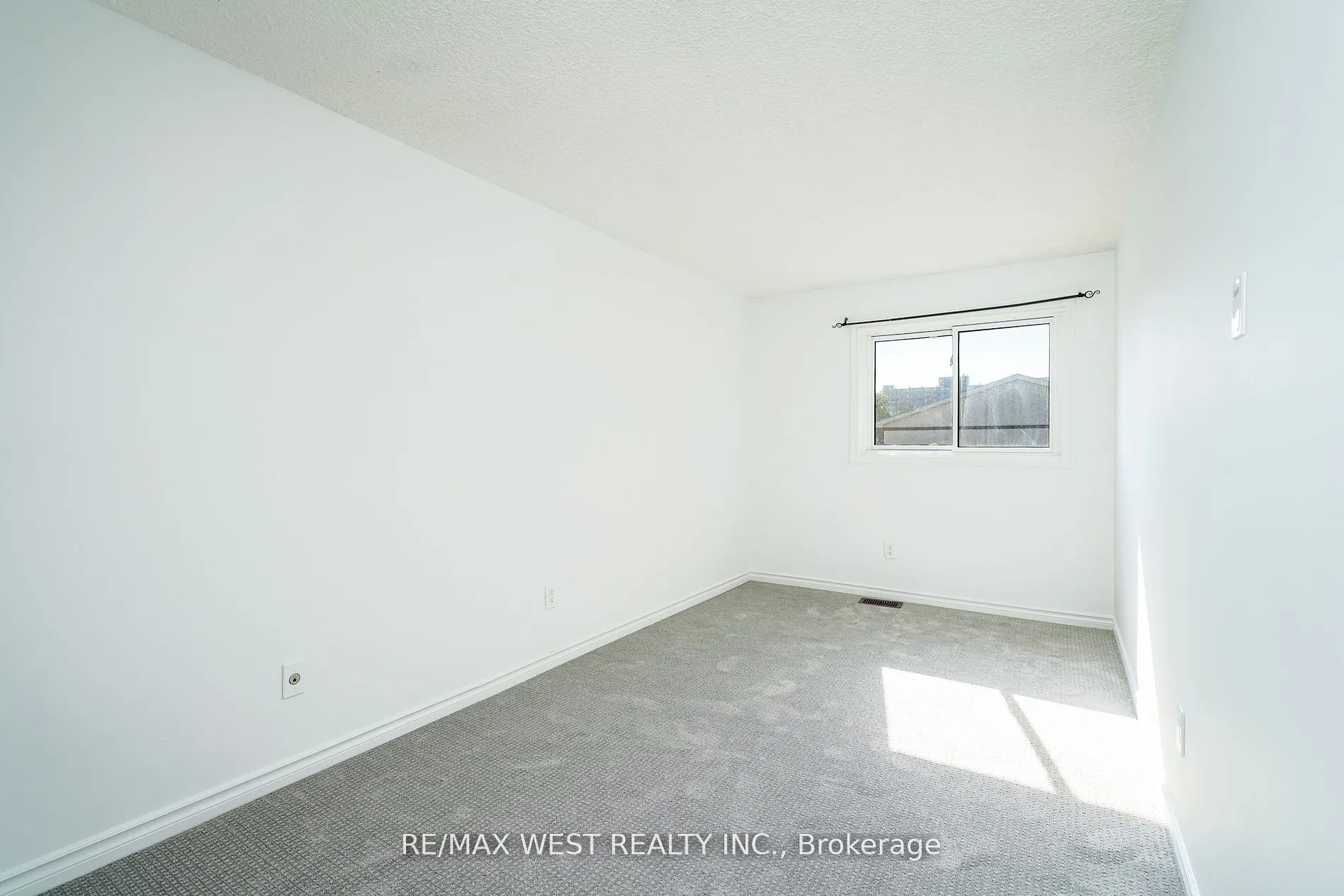 220 Ormond Drive, #20