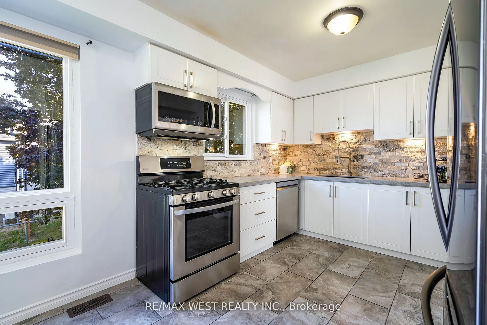 220 Ormond Drive, #20