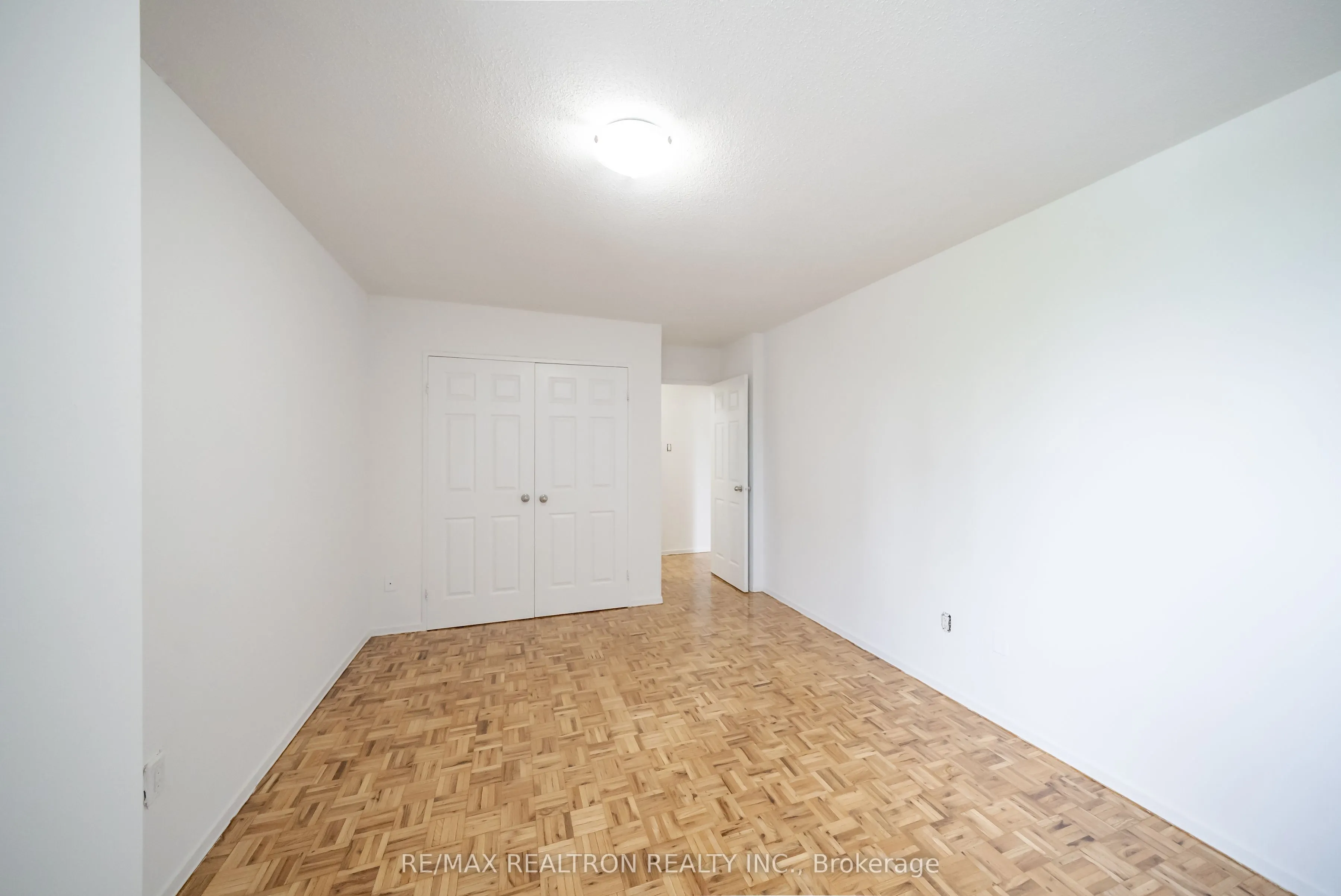 5 Glamorgan Avenue, #901