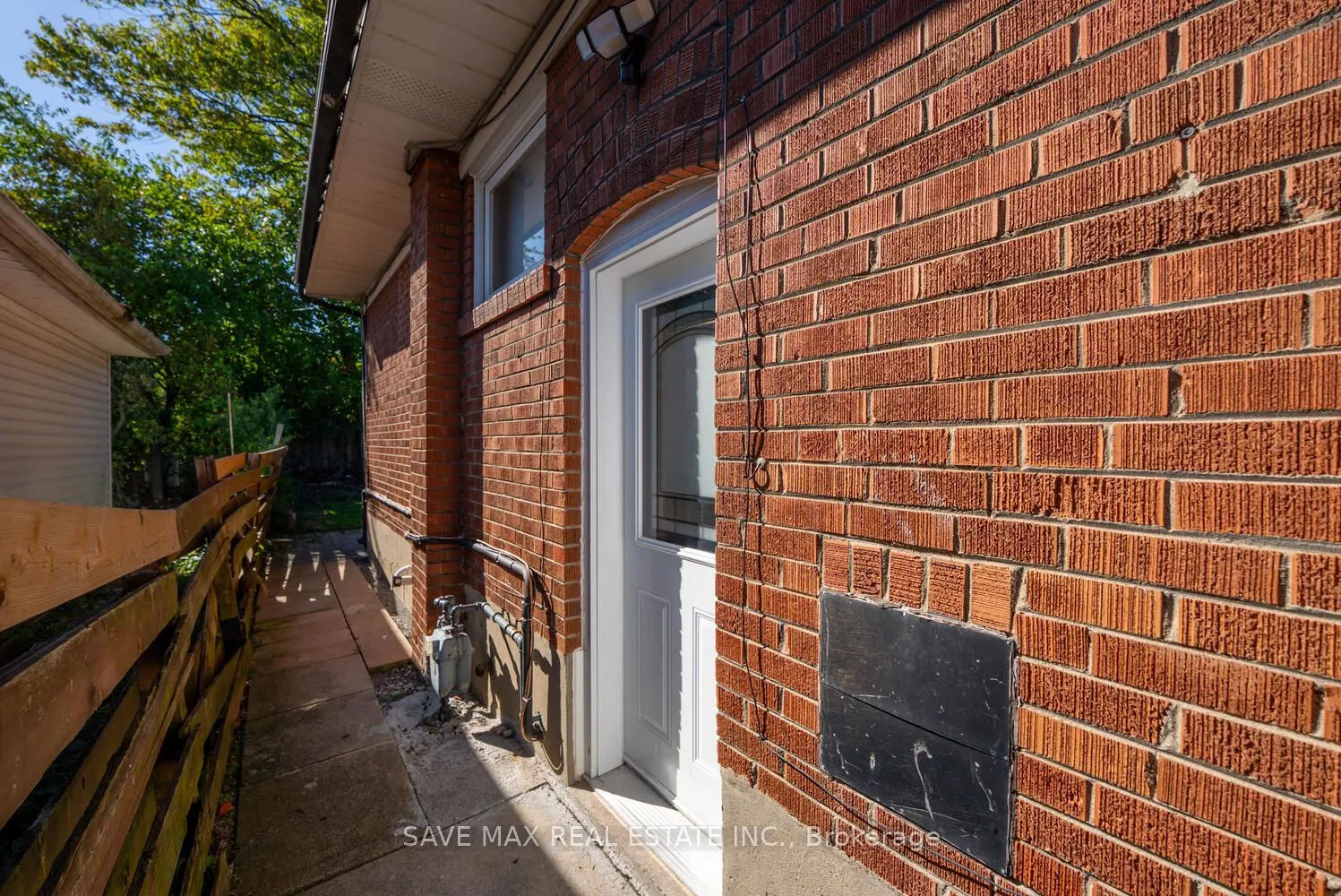 348 Bellamy Road N