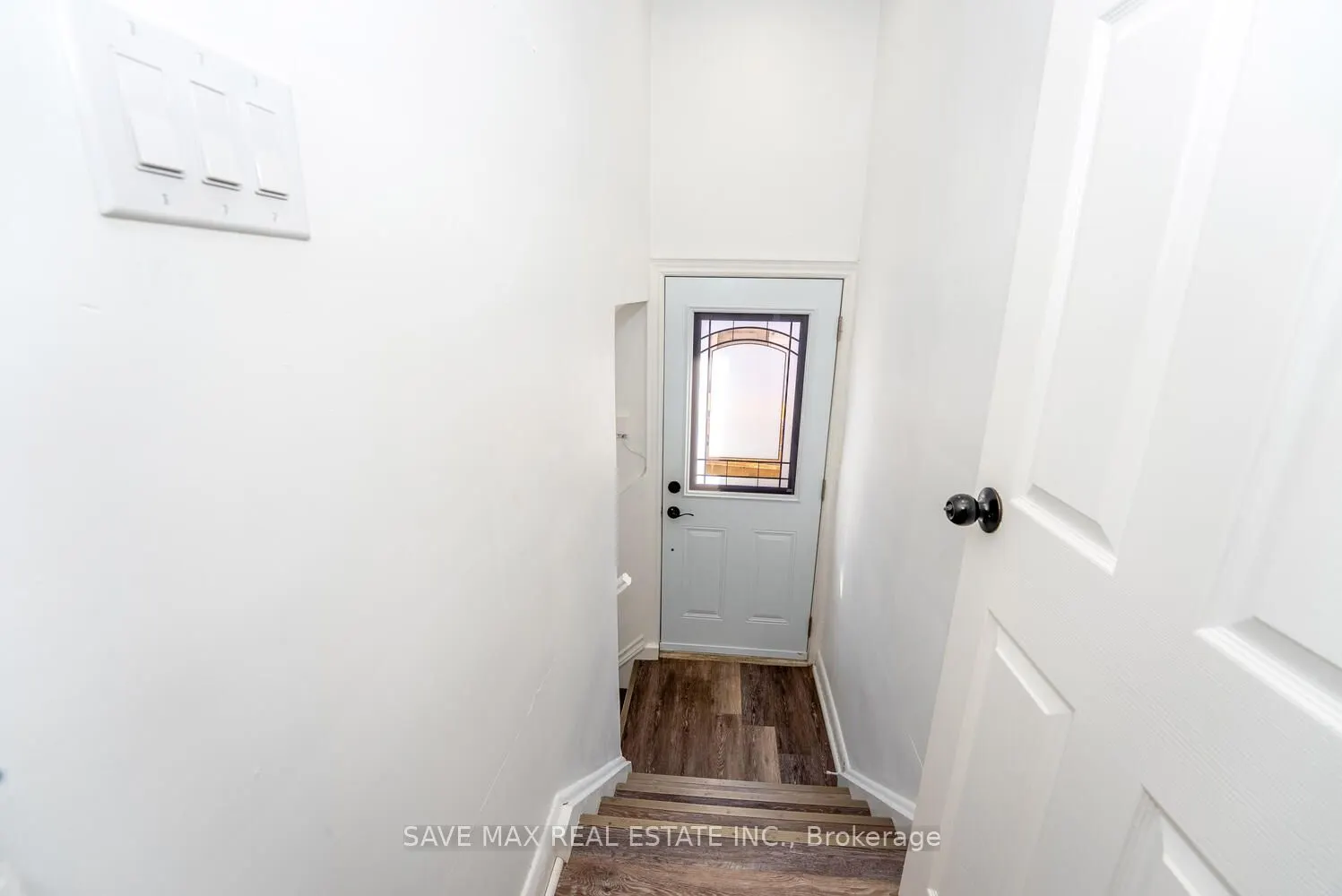 348 Bellamy Road N