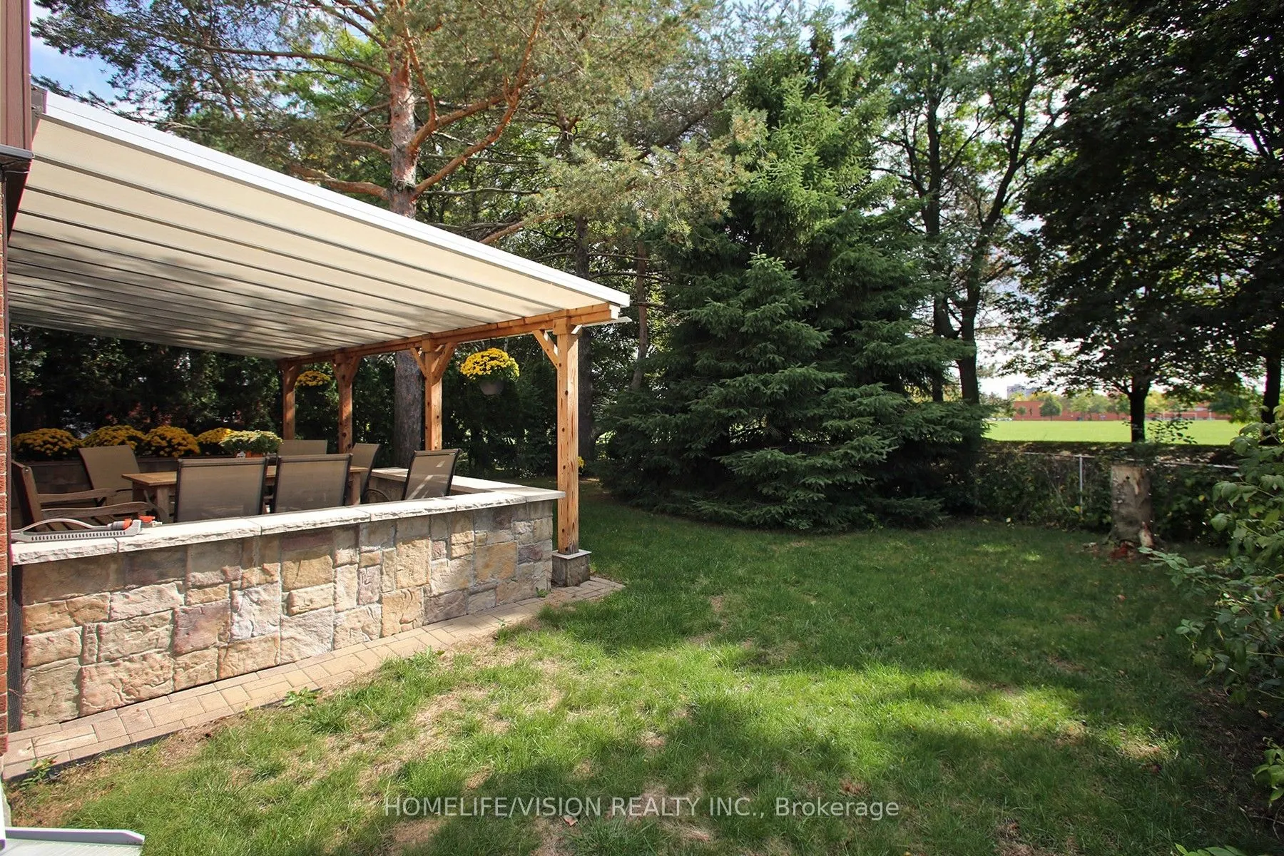 12 Relroy Court E