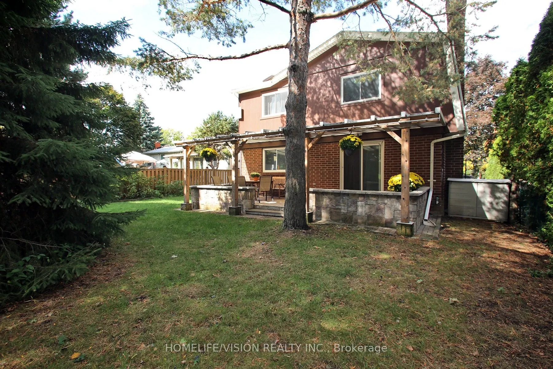 12 Relroy Court E