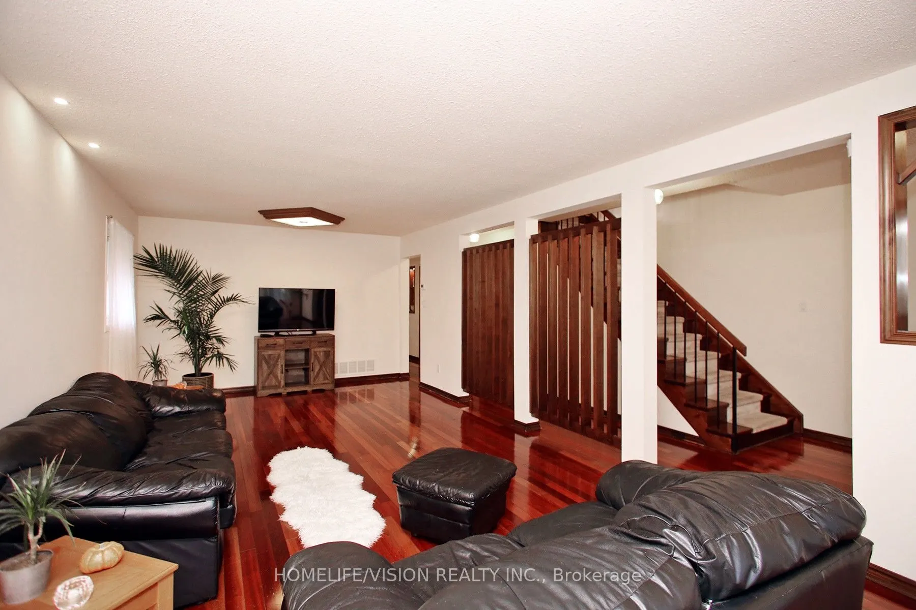 12 Relroy Court E