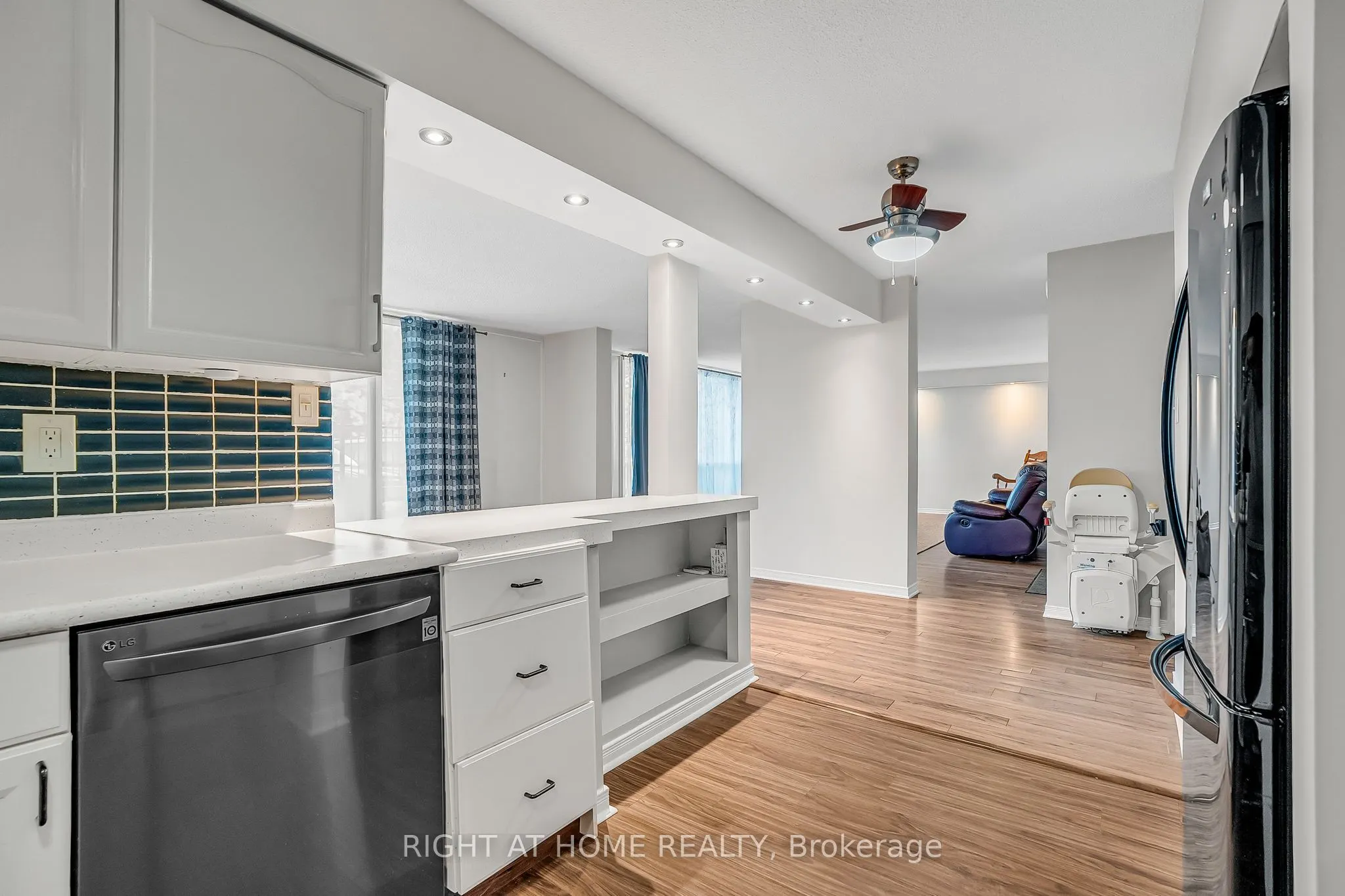 454 Centre Street S, #110