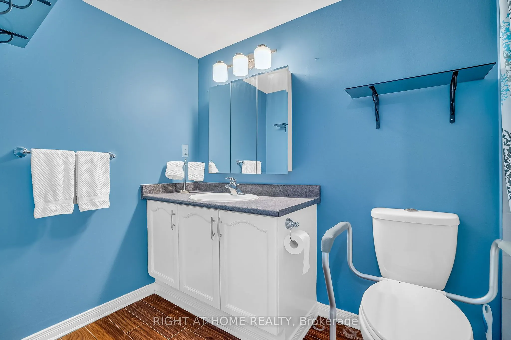 454 Centre Street S, #110