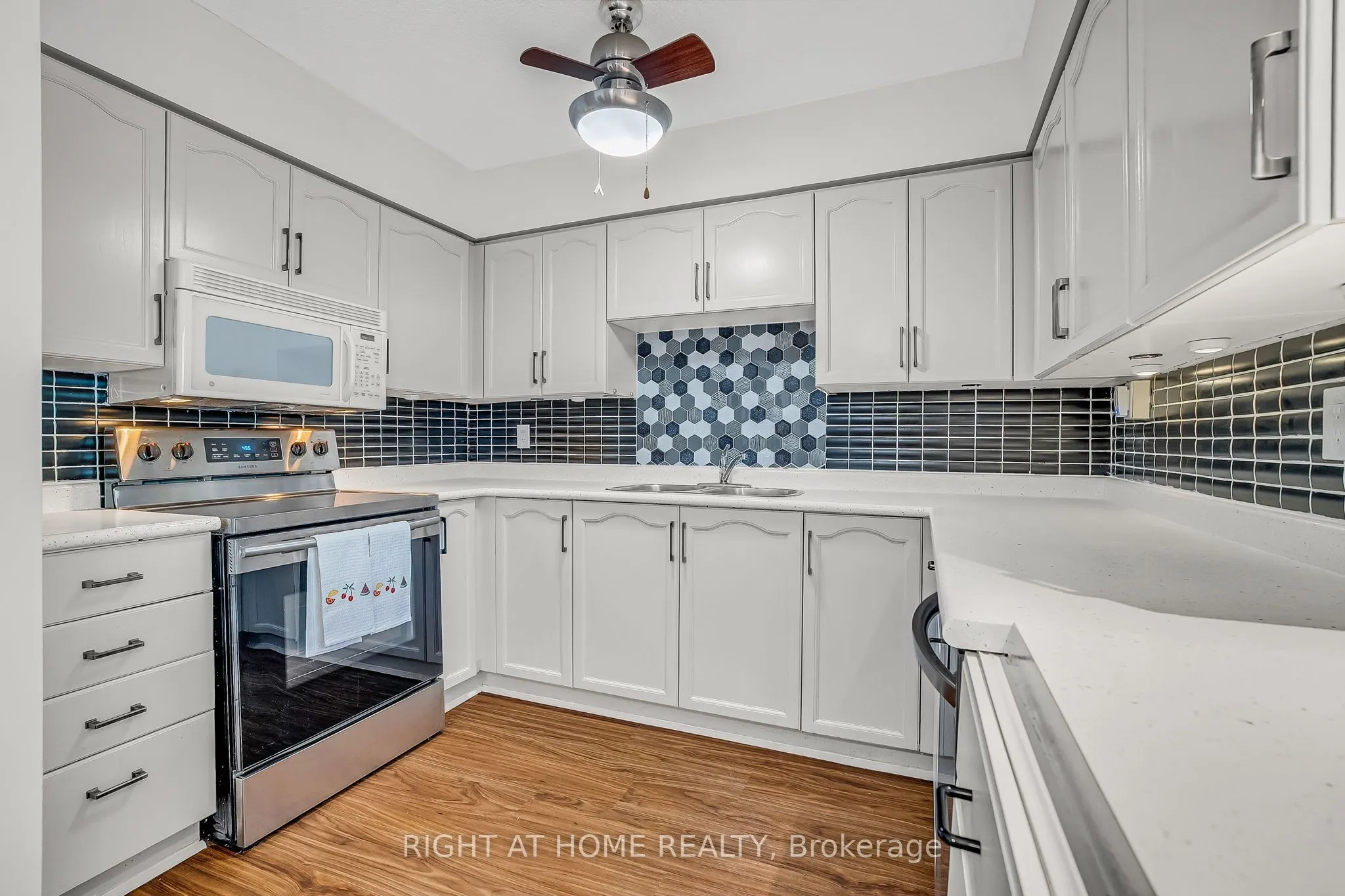 454 Centre Street S, #110