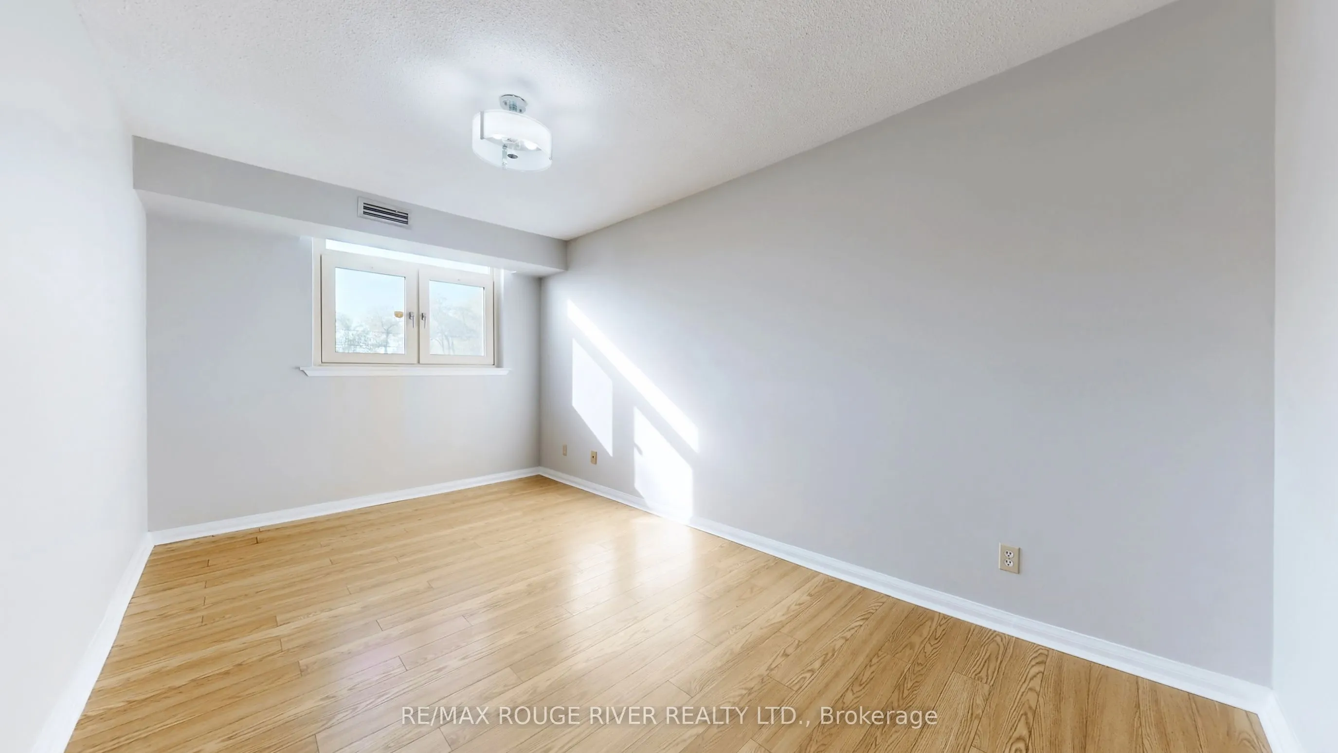 40 Chichester Place, #203