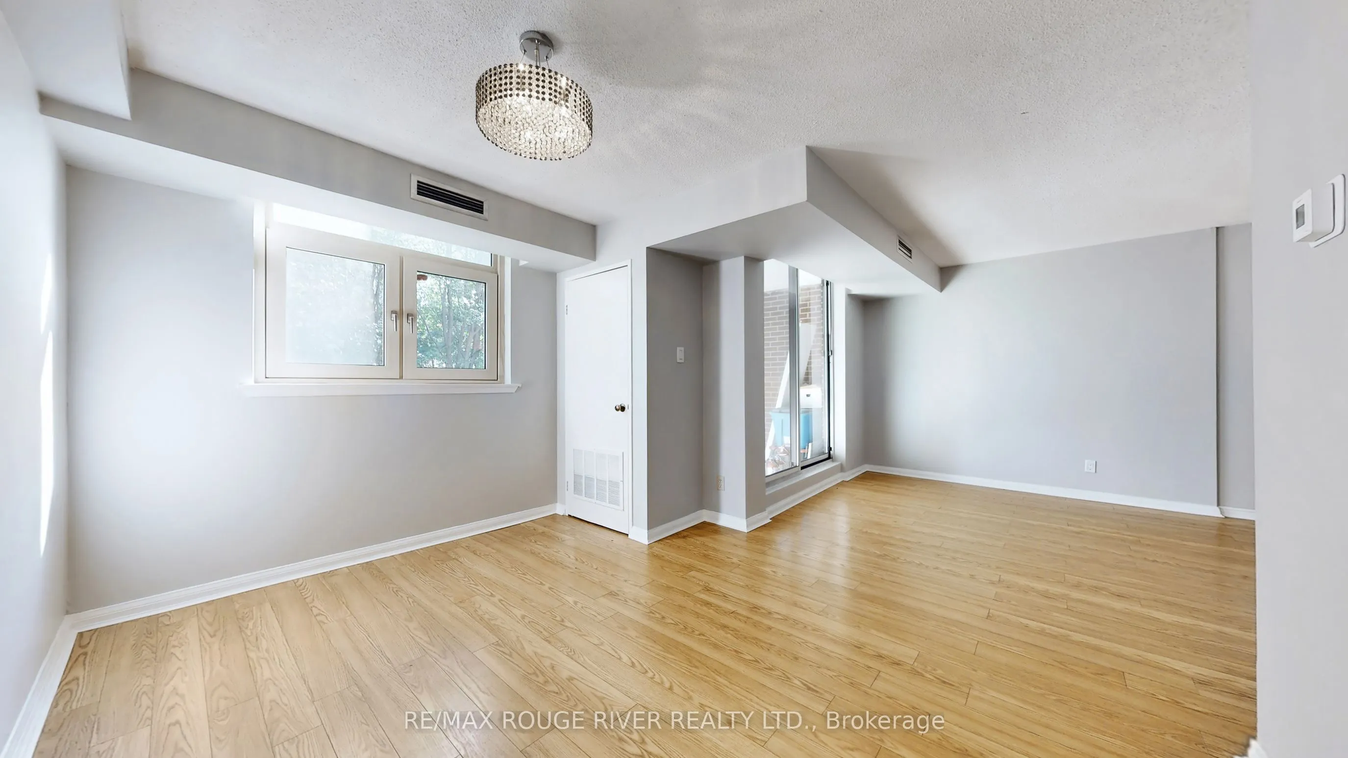 40 Chichester Place, #203