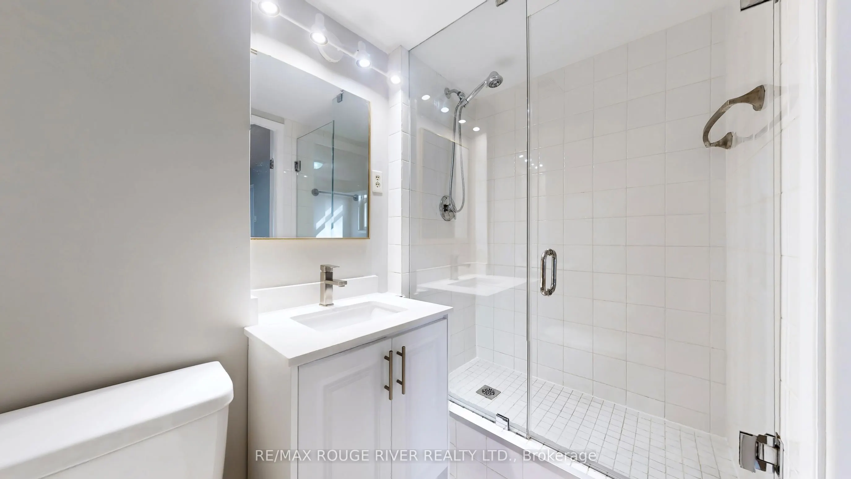 40 Chichester Place, #203