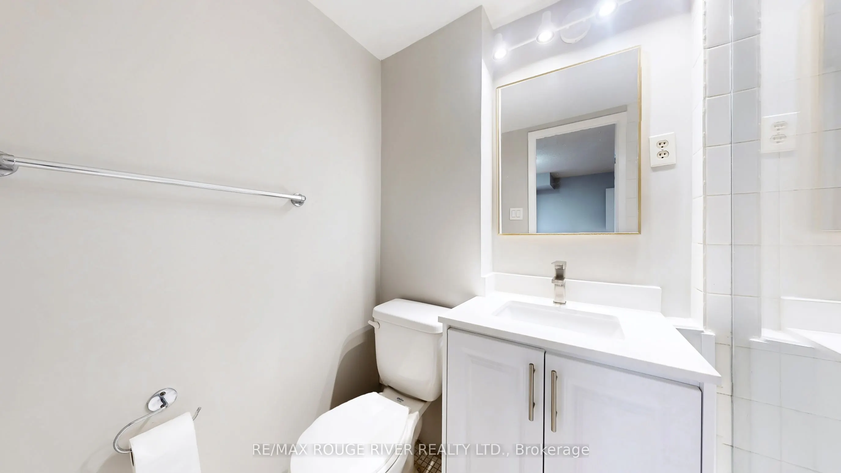 40 Chichester Place, #203
