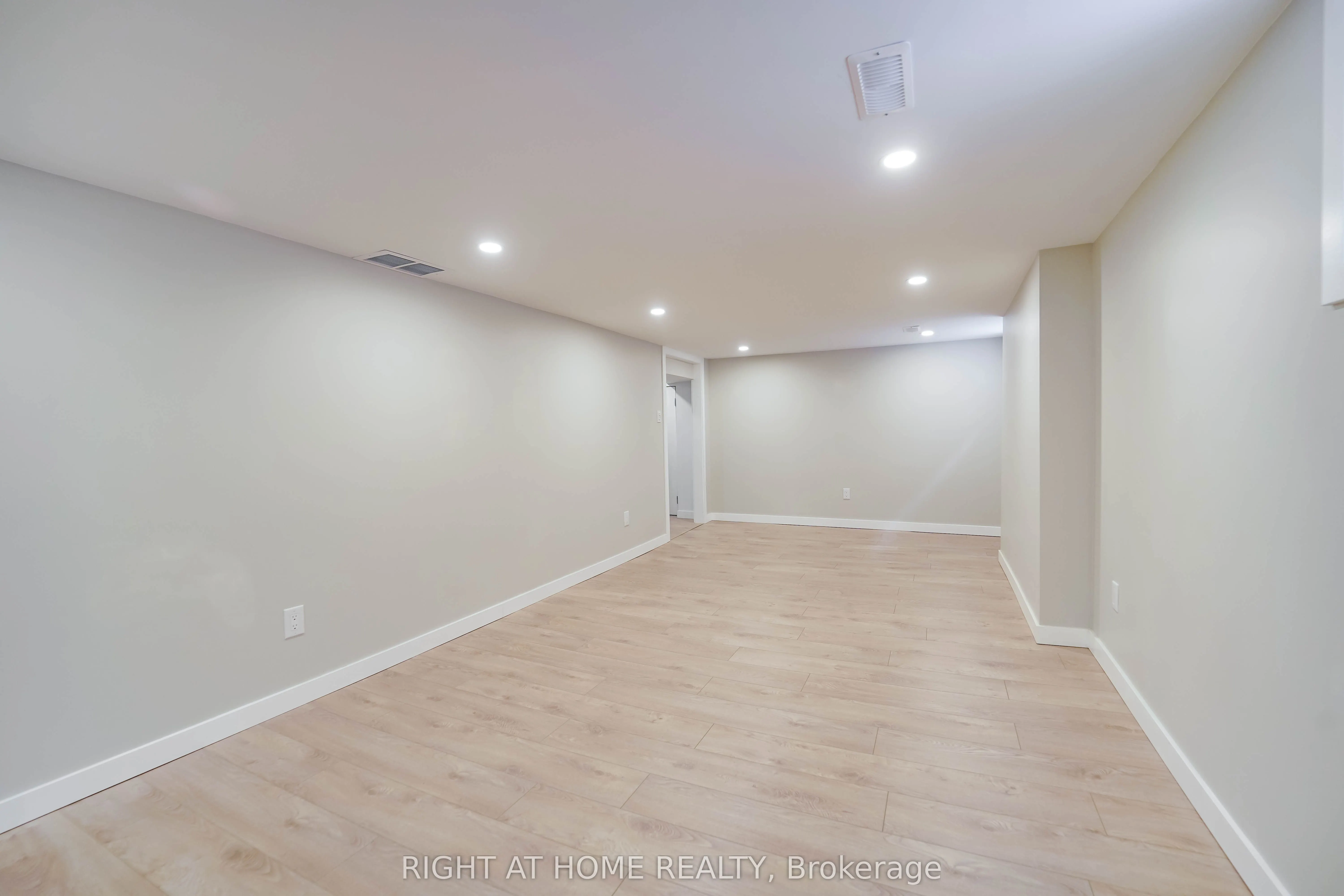 1380 Woodbine Avenue