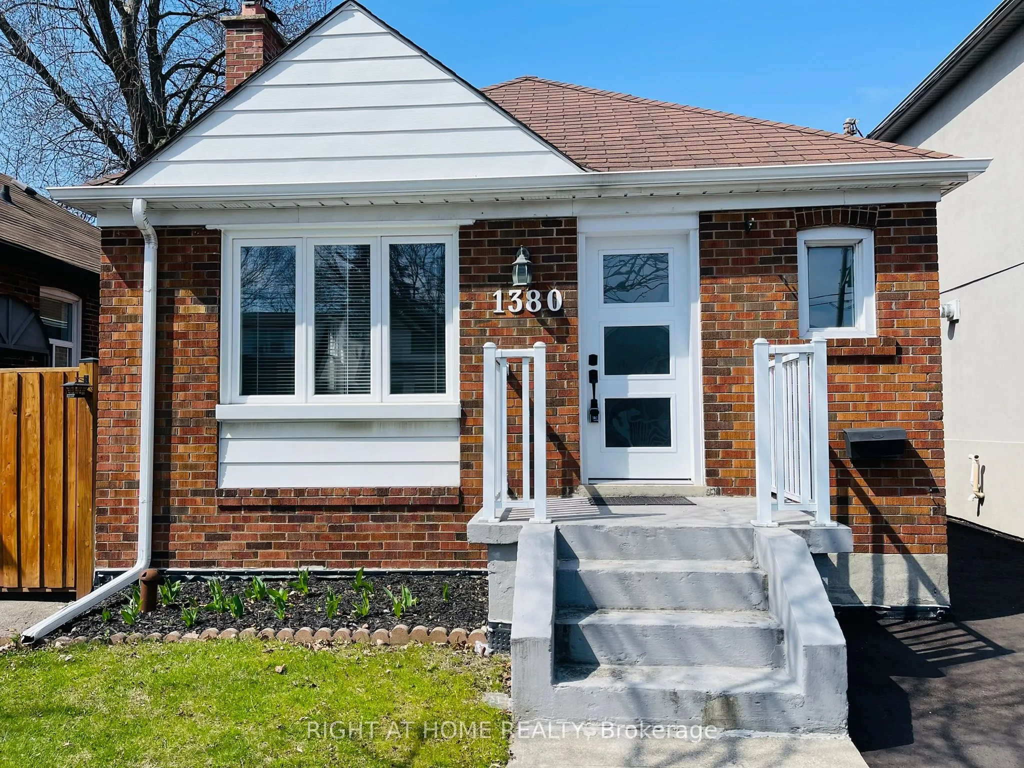 1380 Woodbine Avenue