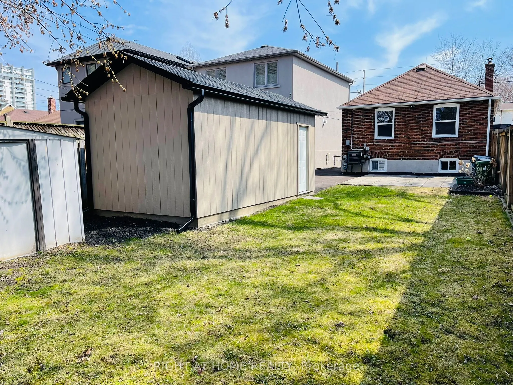 1380 Woodbine Avenue