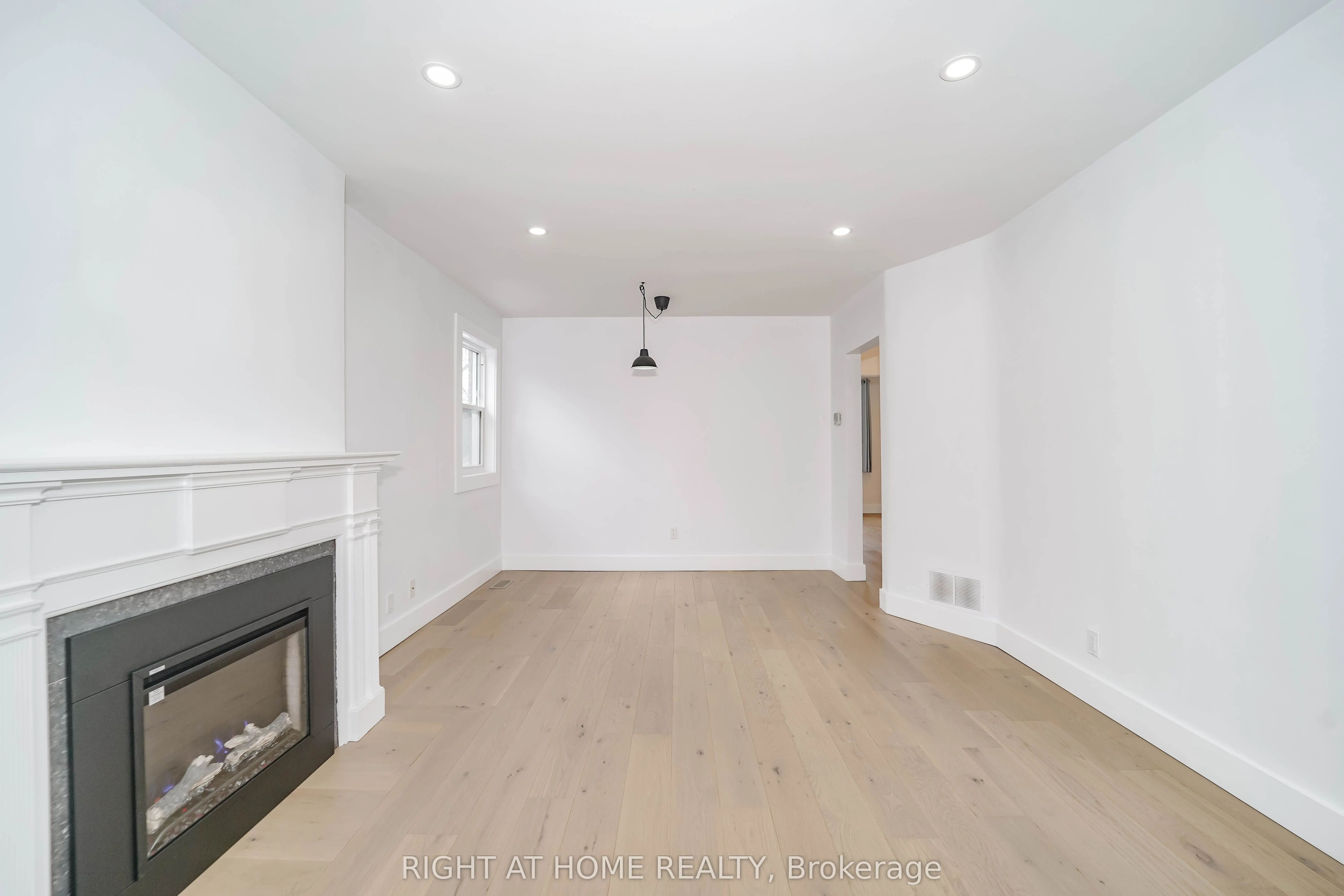 1380 Woodbine Avenue