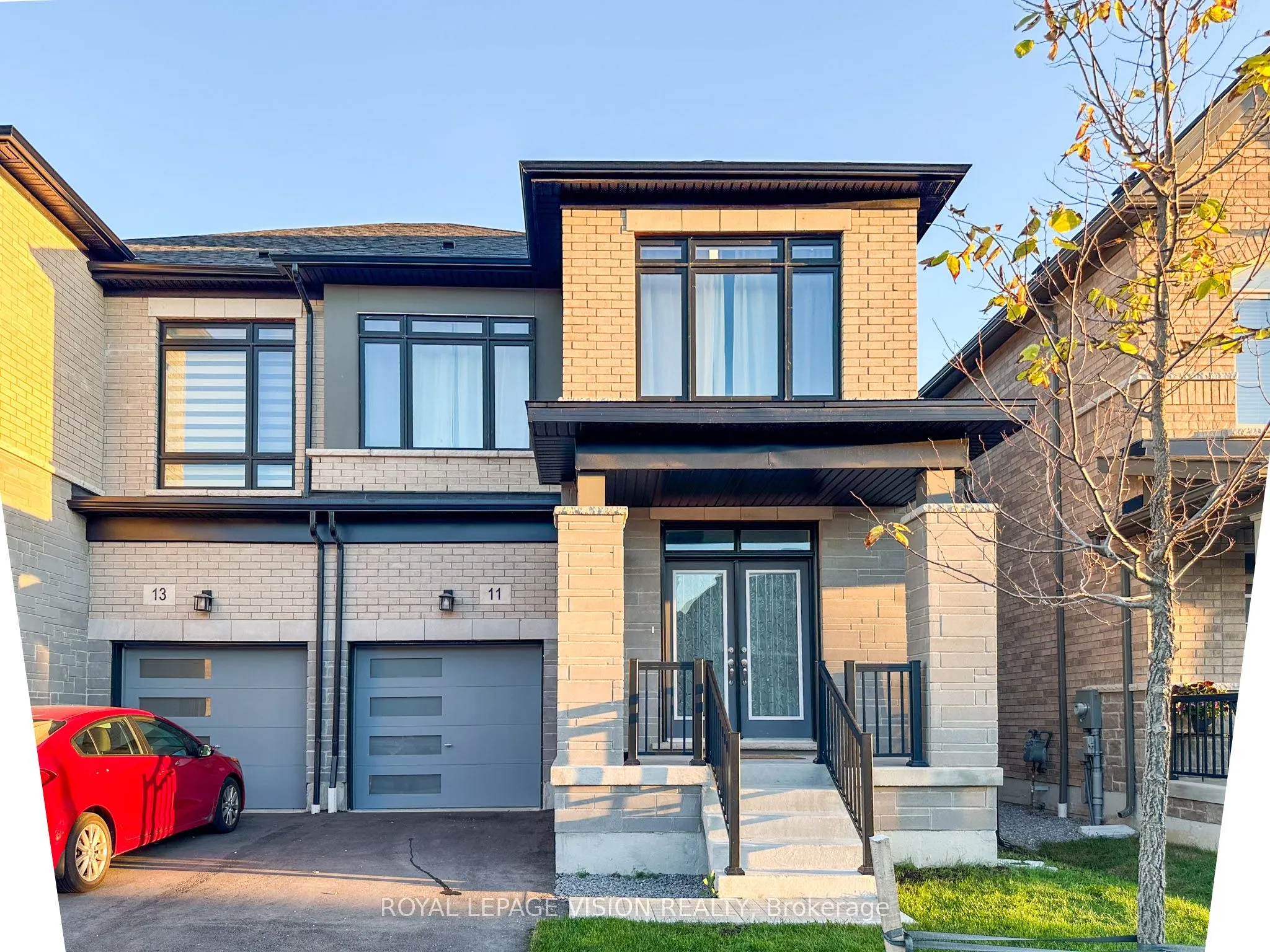 11 Waterfront Crescent