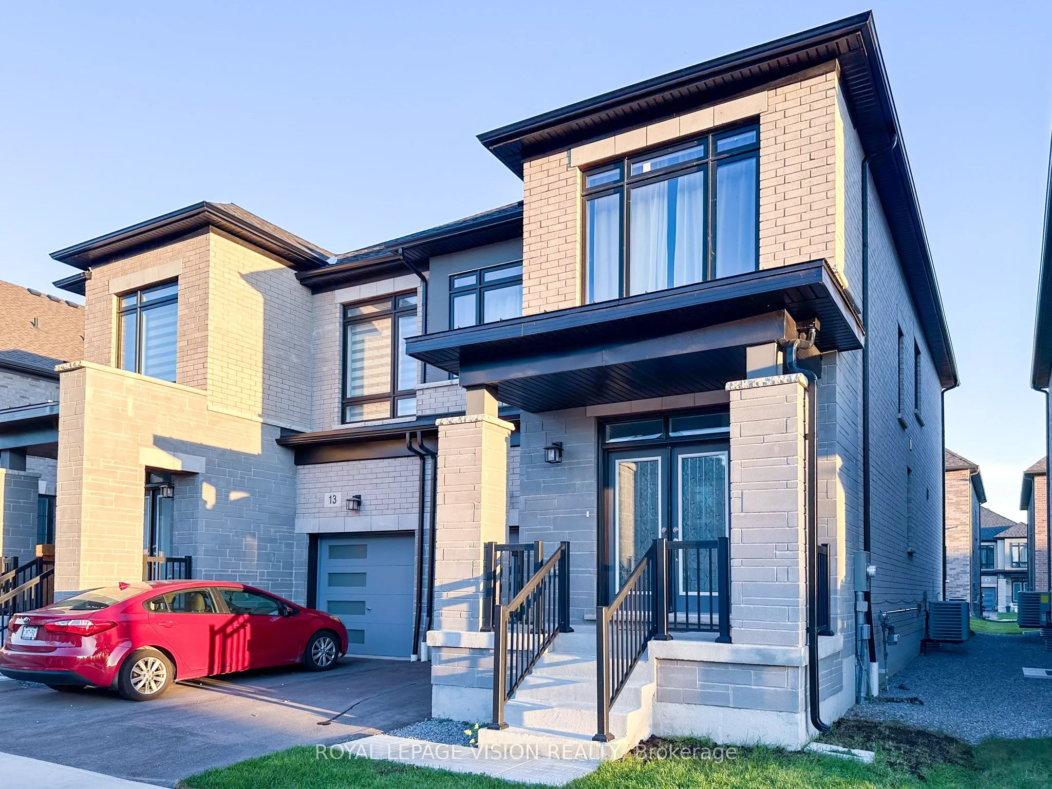 11 Waterfront Crescent